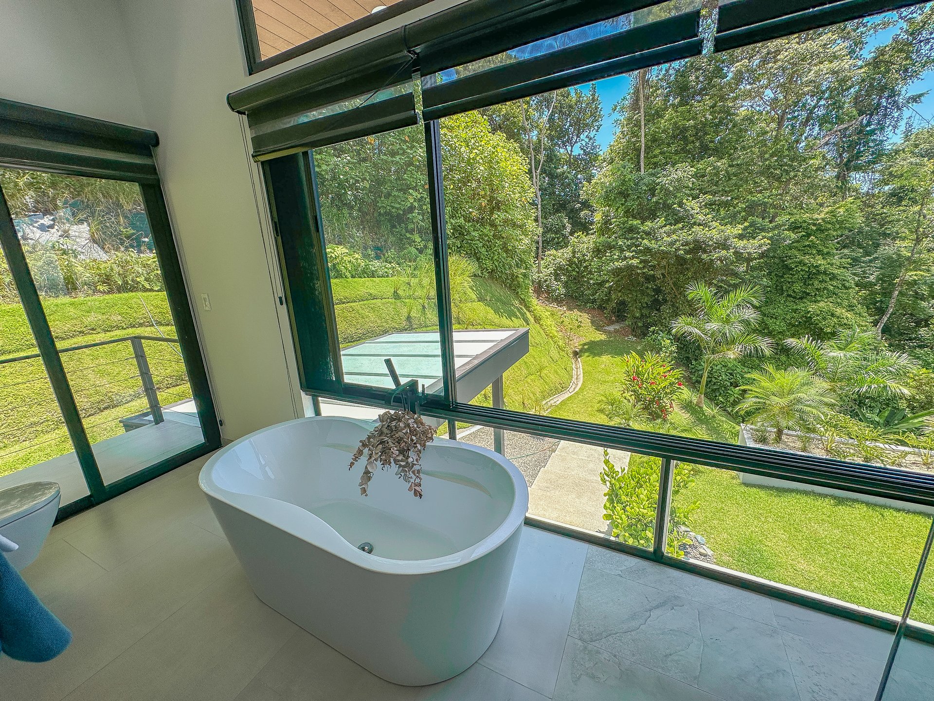 Luxury 4-Bed Home with Ocean & Jungle Views in Ojochal