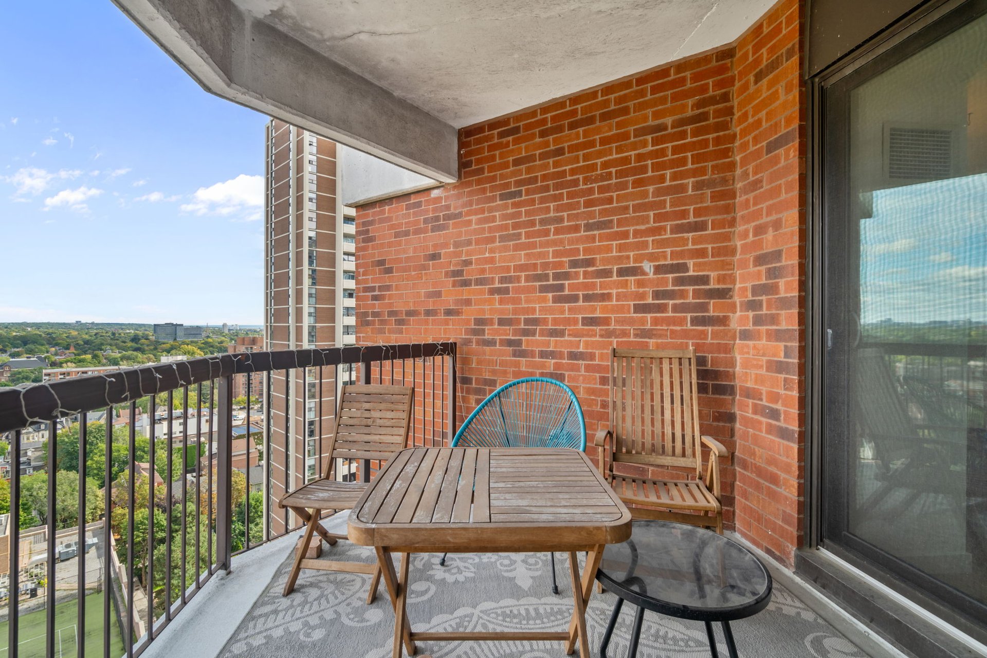 SOLD: Stunning Rare Penthouse Suite