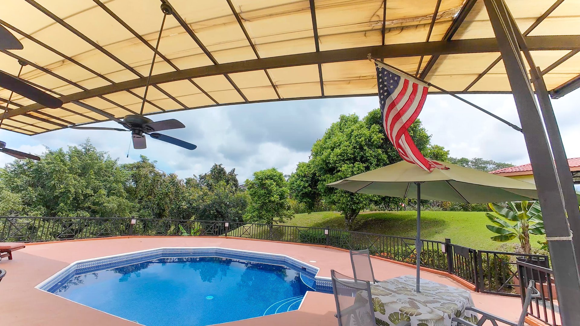 Tropical Estate in Gated Community near Quepos