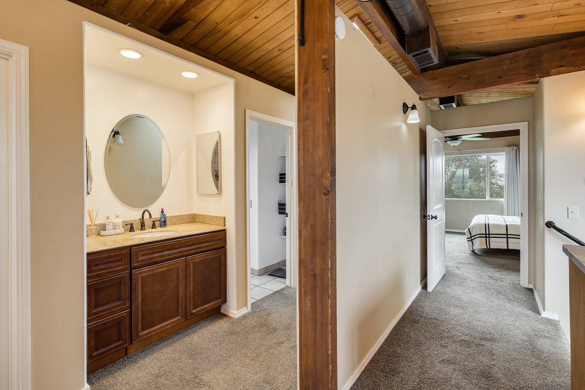 4611 Hillwood Dr
