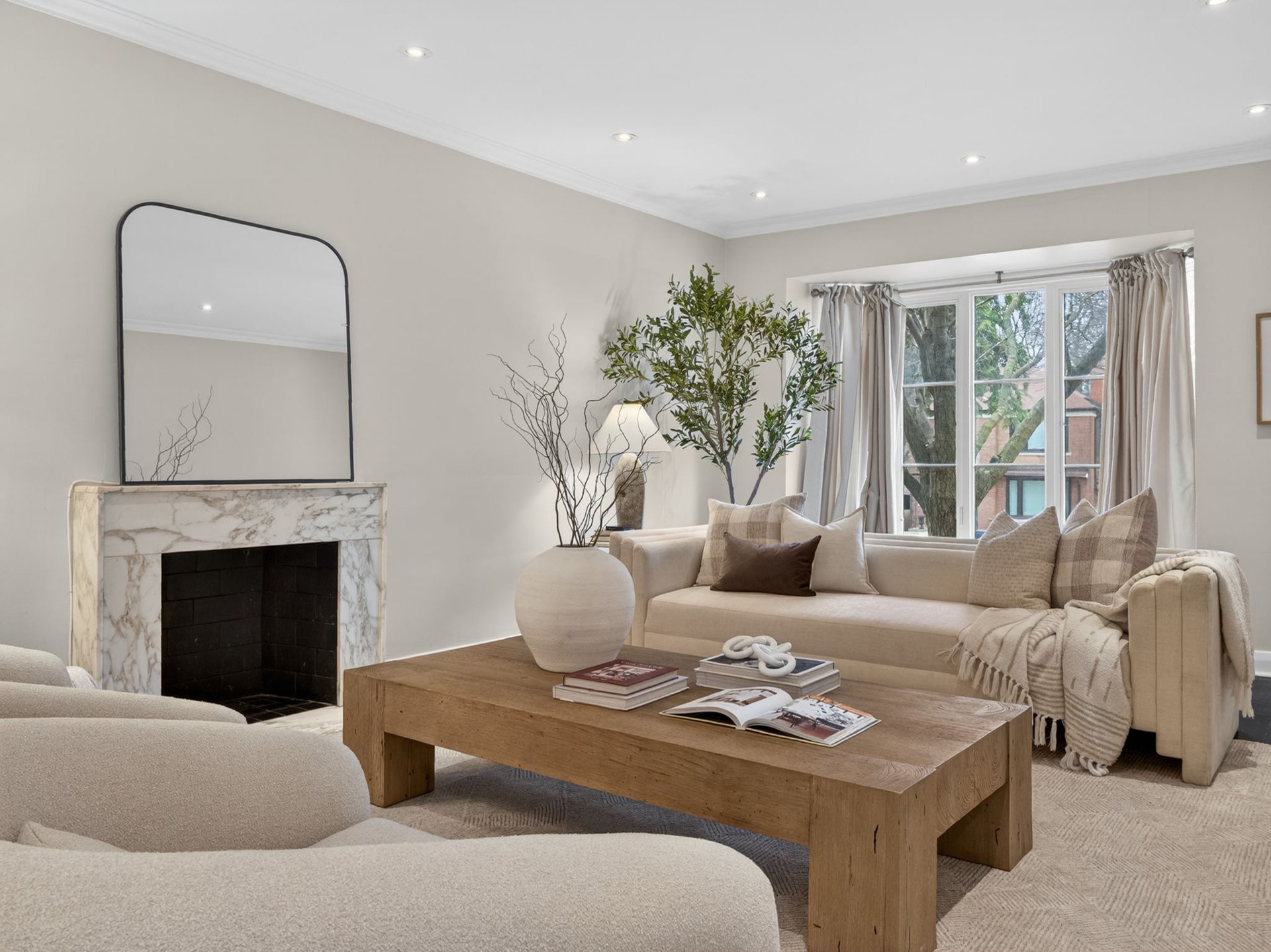  SOLD: Prestigious Forest Hill 