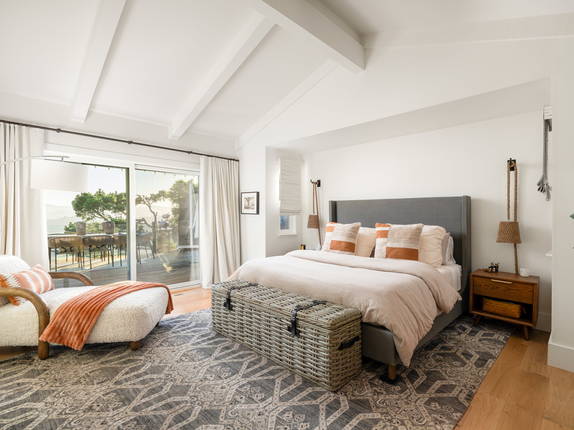 Expansive Bay Views
