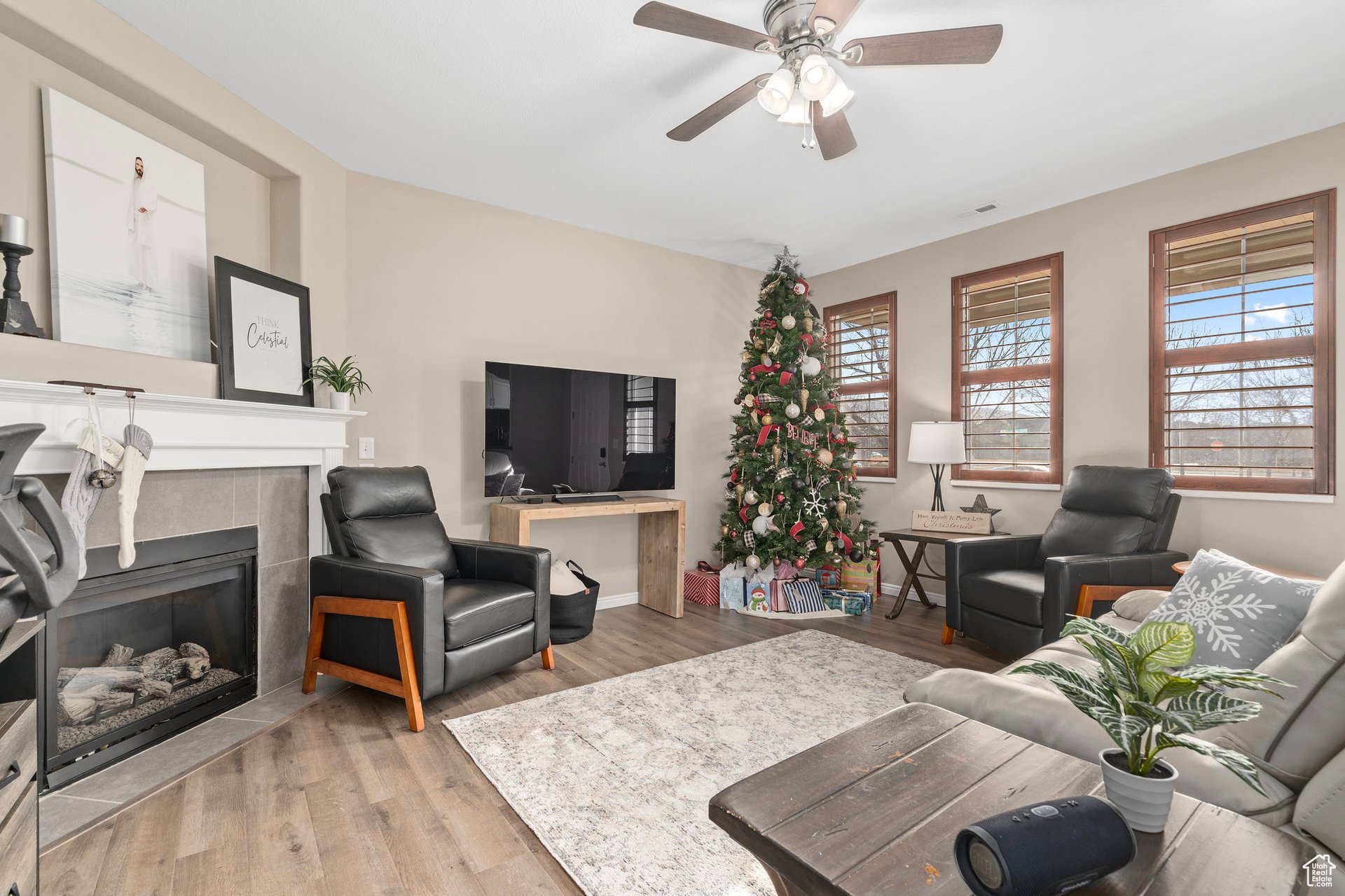 872 W Berkeley Dr