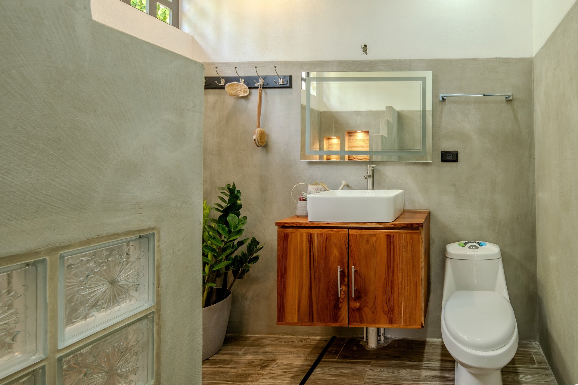 Brand-New Mountain View Home with Pool and Expansion Potential in Villa Nueva, Quepos