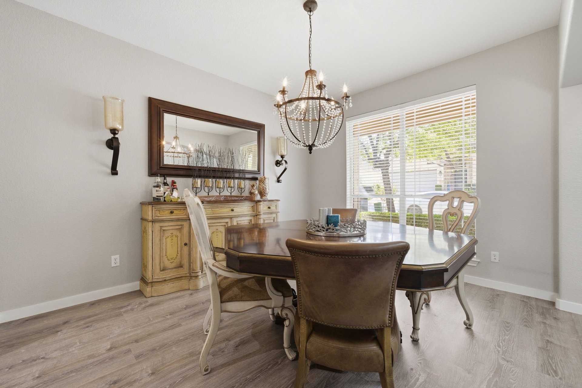 Elegantly Updated Lakeway Retreat w/ New Roof