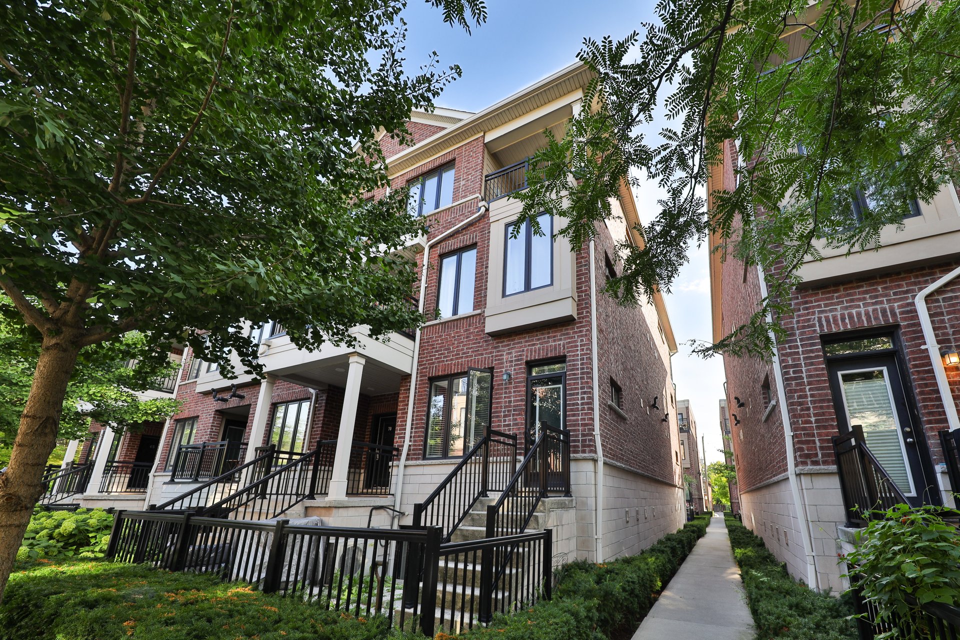 71-130 Twenty Fourth St