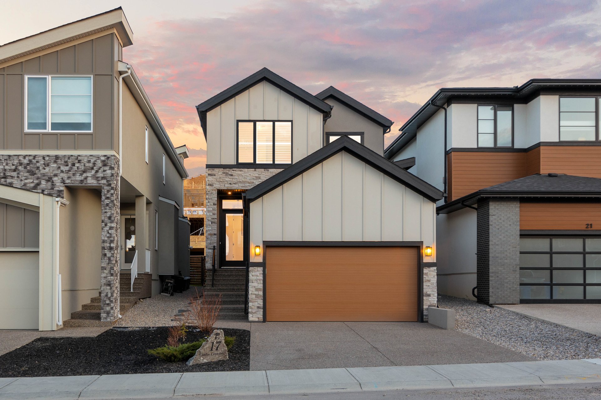 17 Coulee Crescent SW