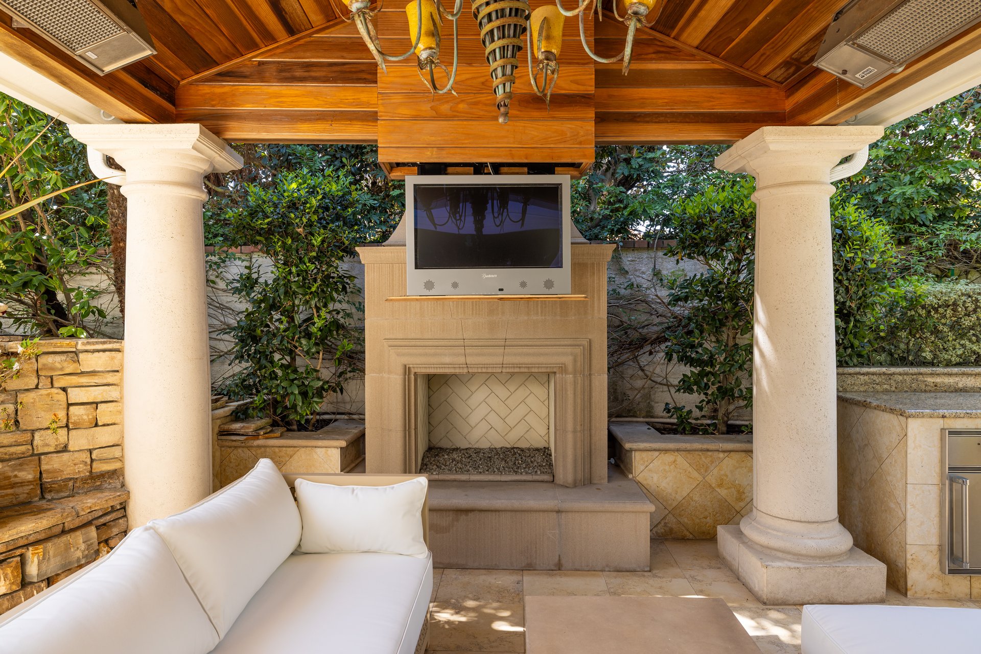 3 Weybridge Court