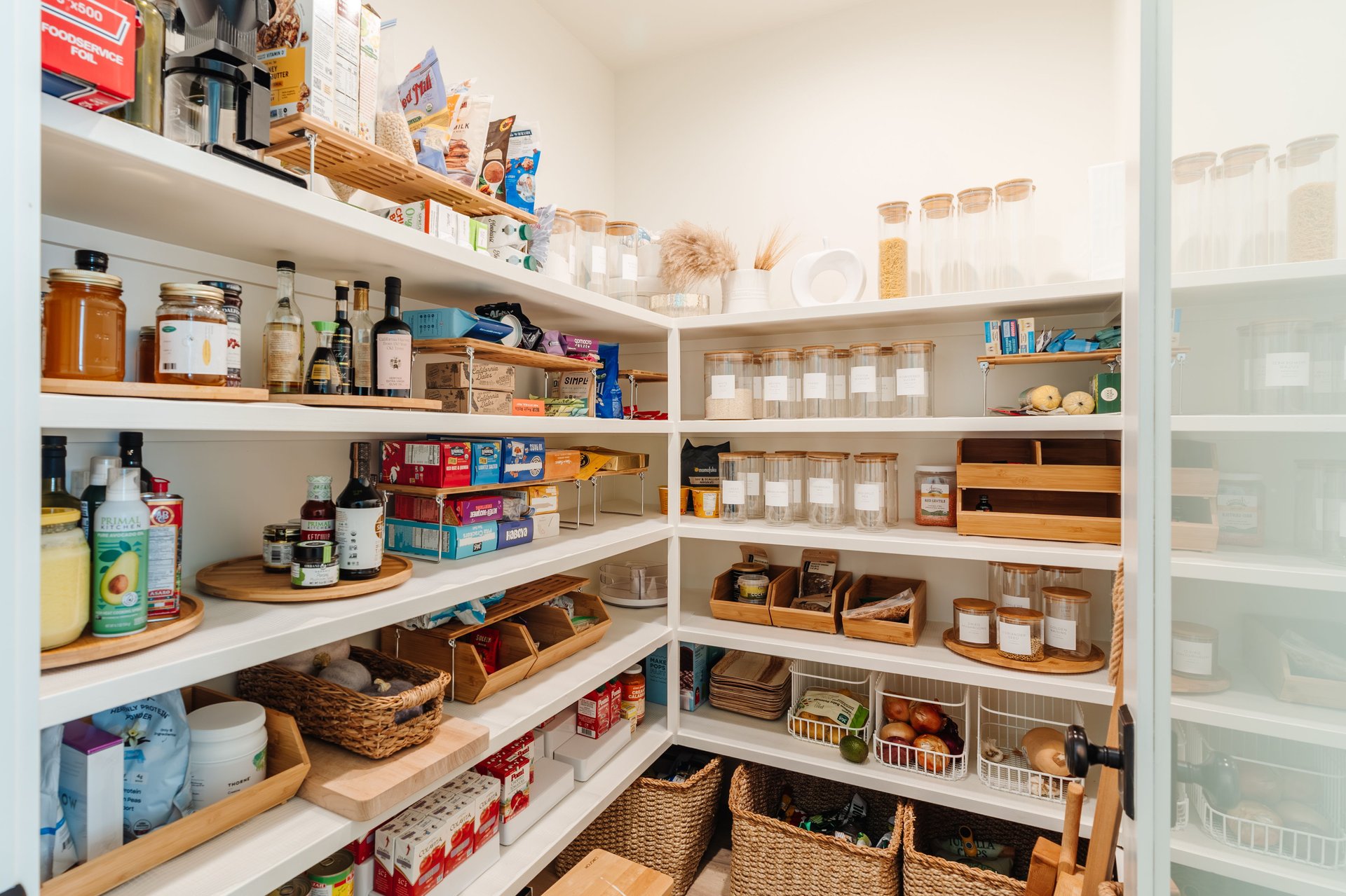 16045 Northfield St, Pacific Palisades 