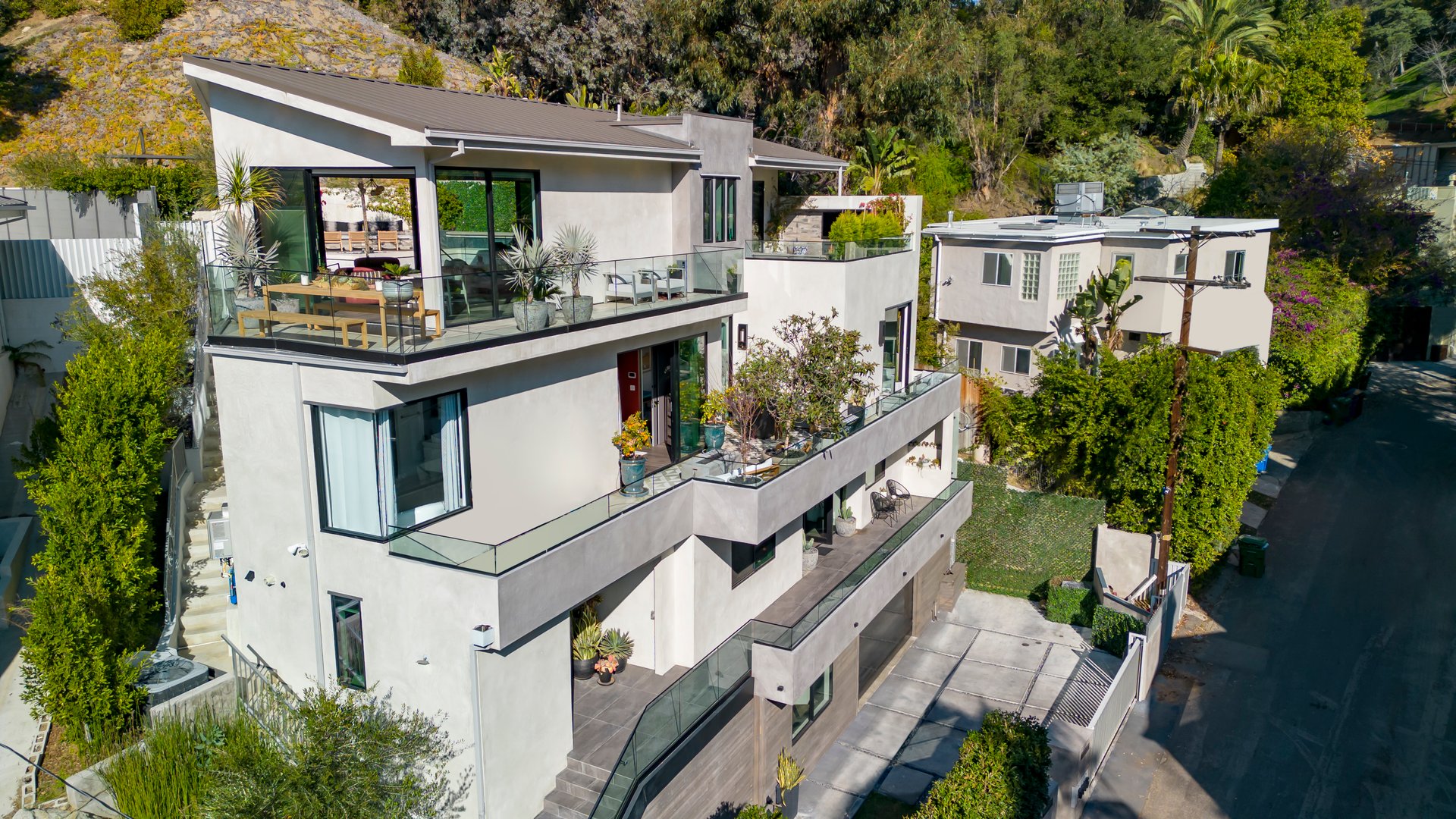 8145 Willow Glen Rd
