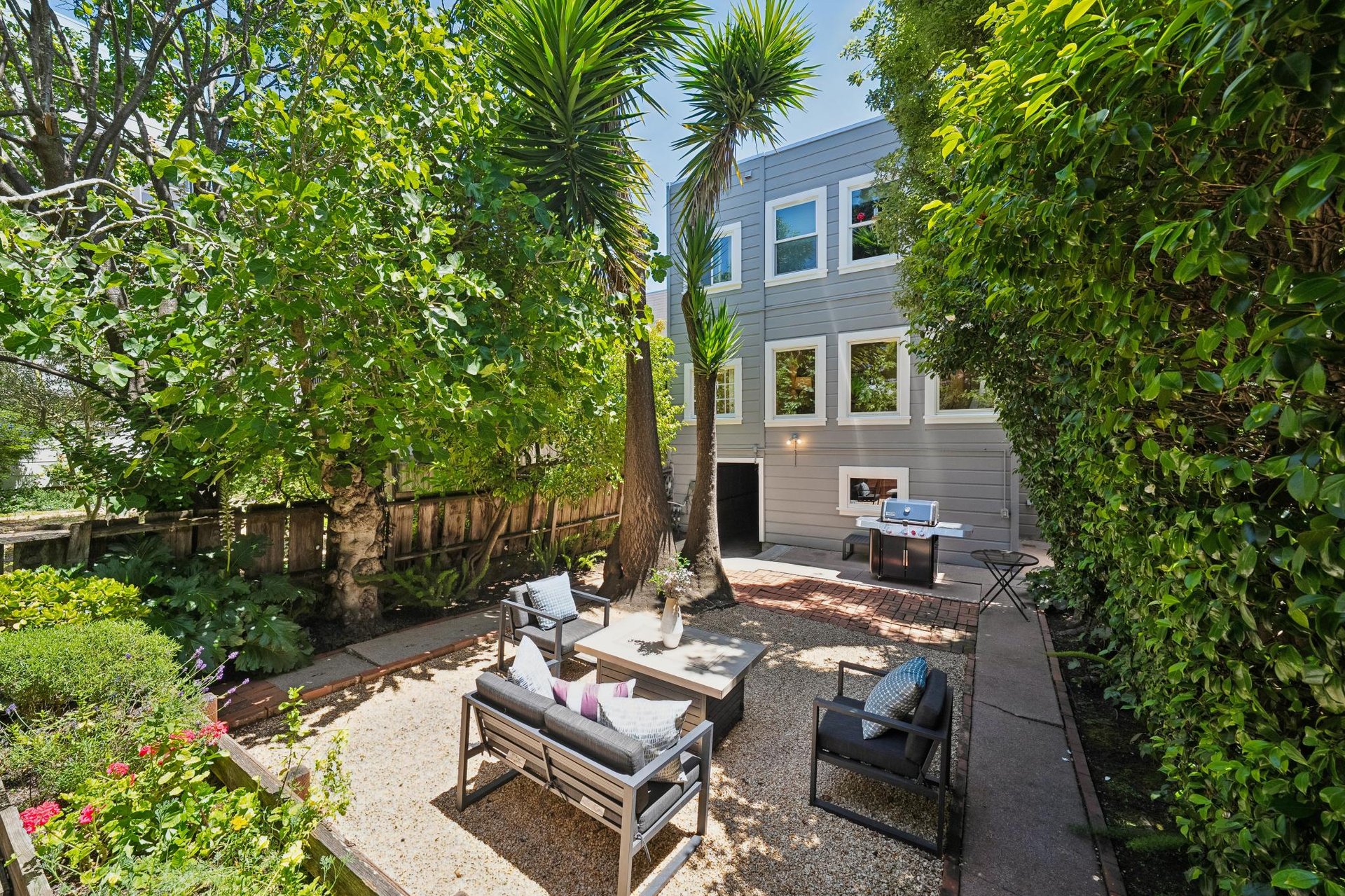 1125 Shrader Street