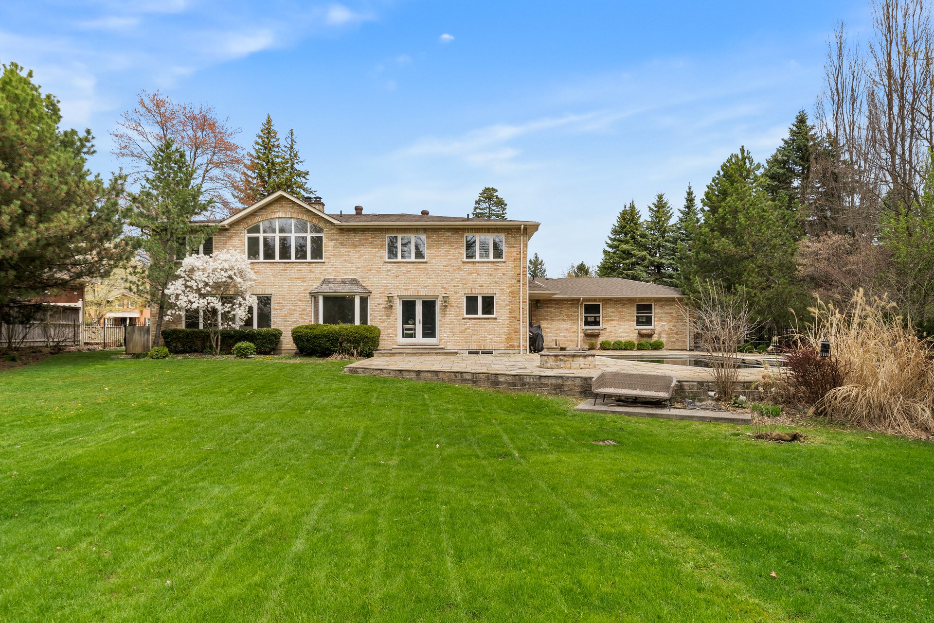 2154 Oneida Cres