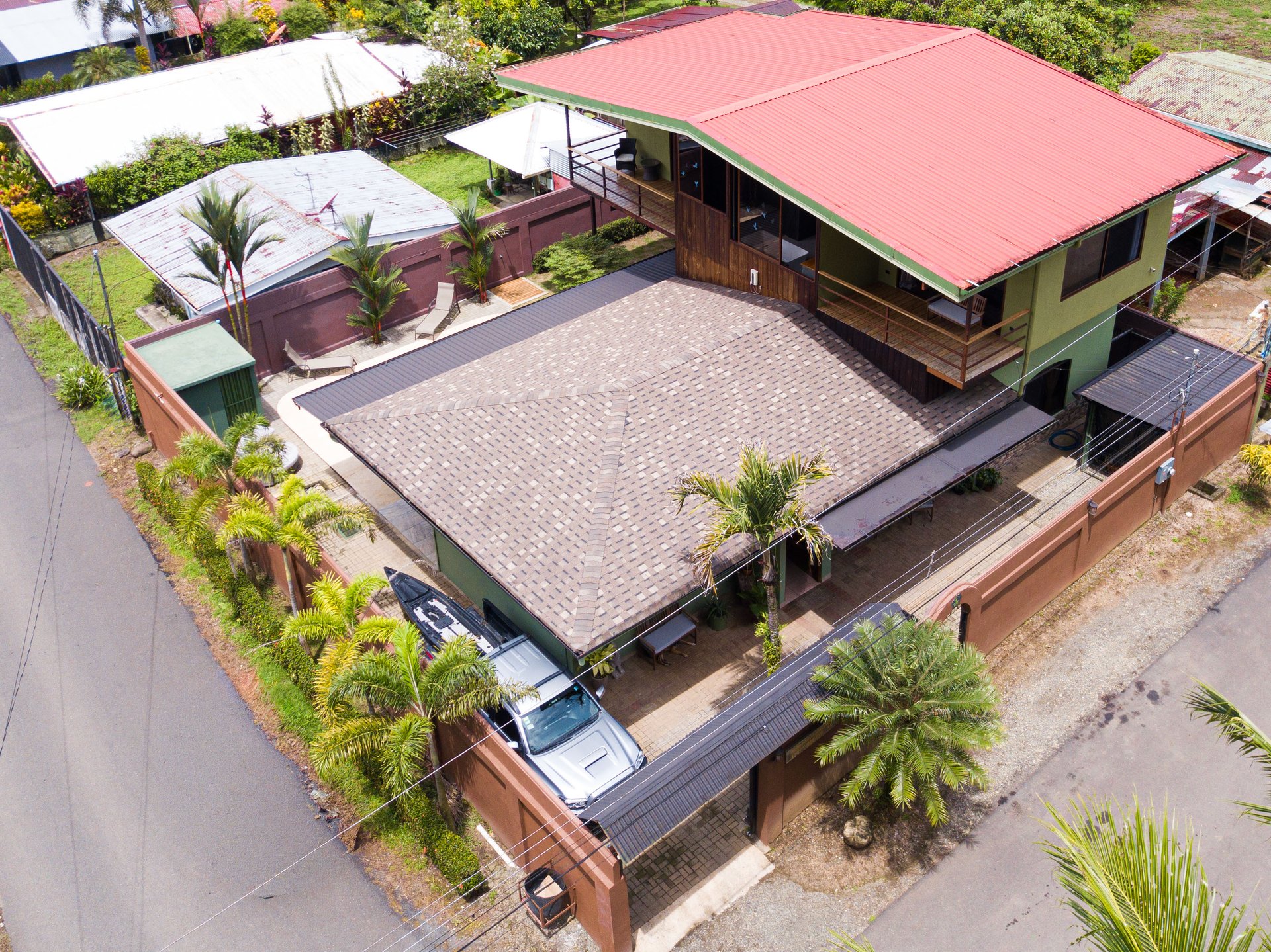 Naranjito corner lot house