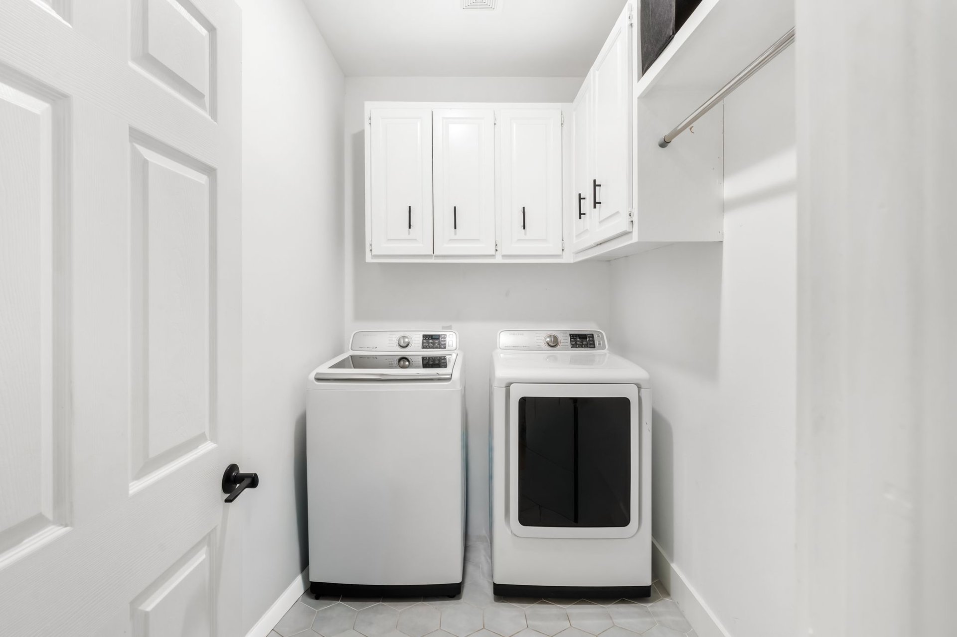 7302 Anaqua Dr