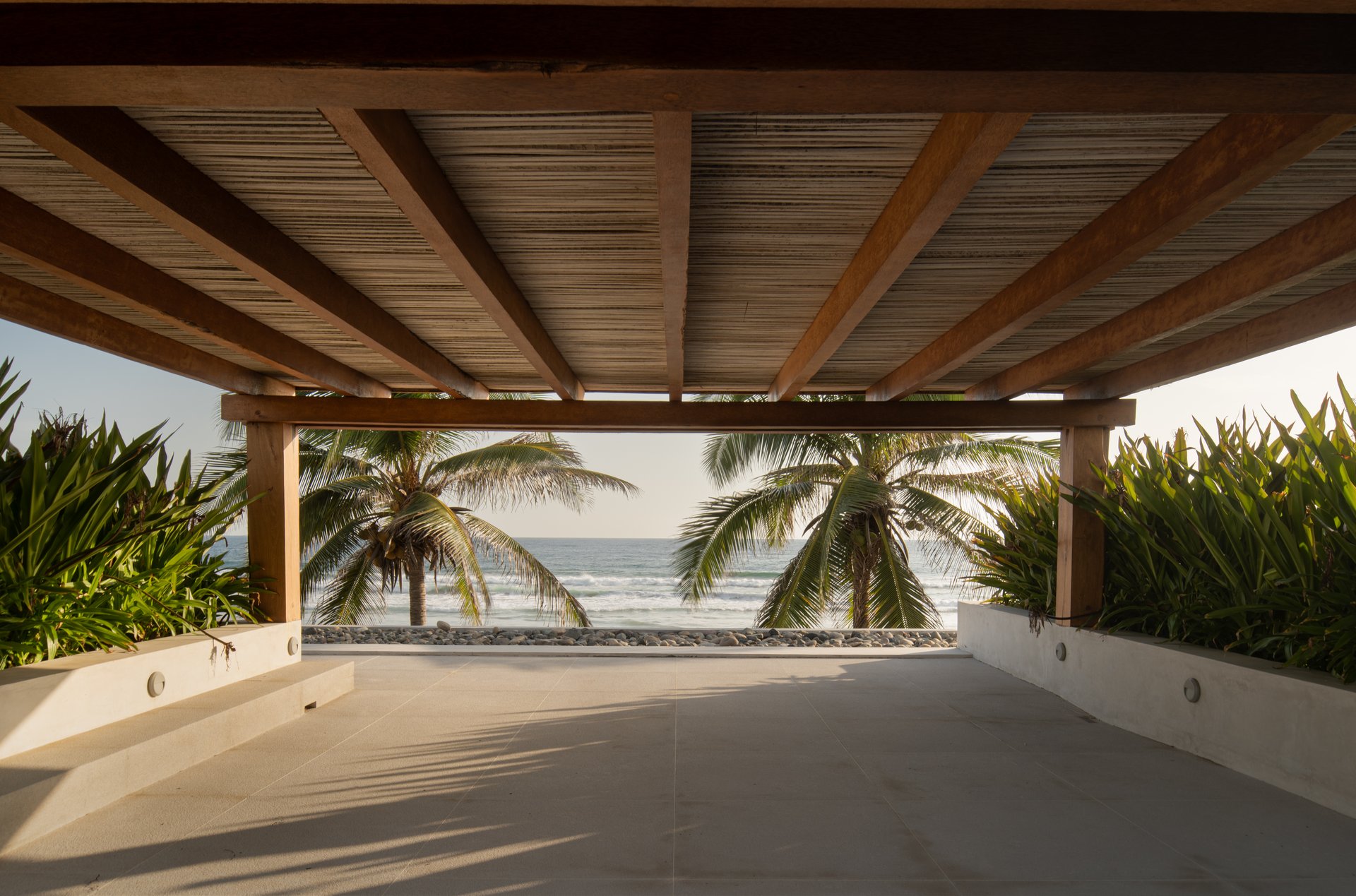 Marea Beachfront Villa I55