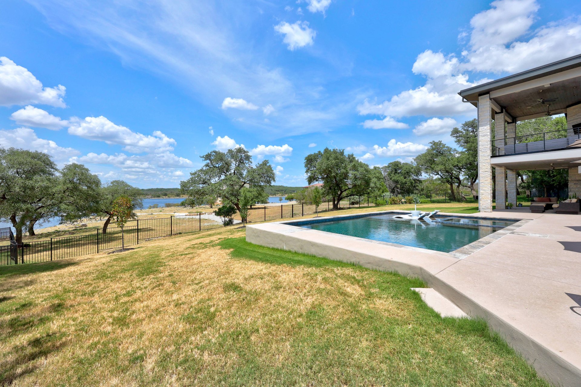2912 Patriot Drive & 3002 Point Cove