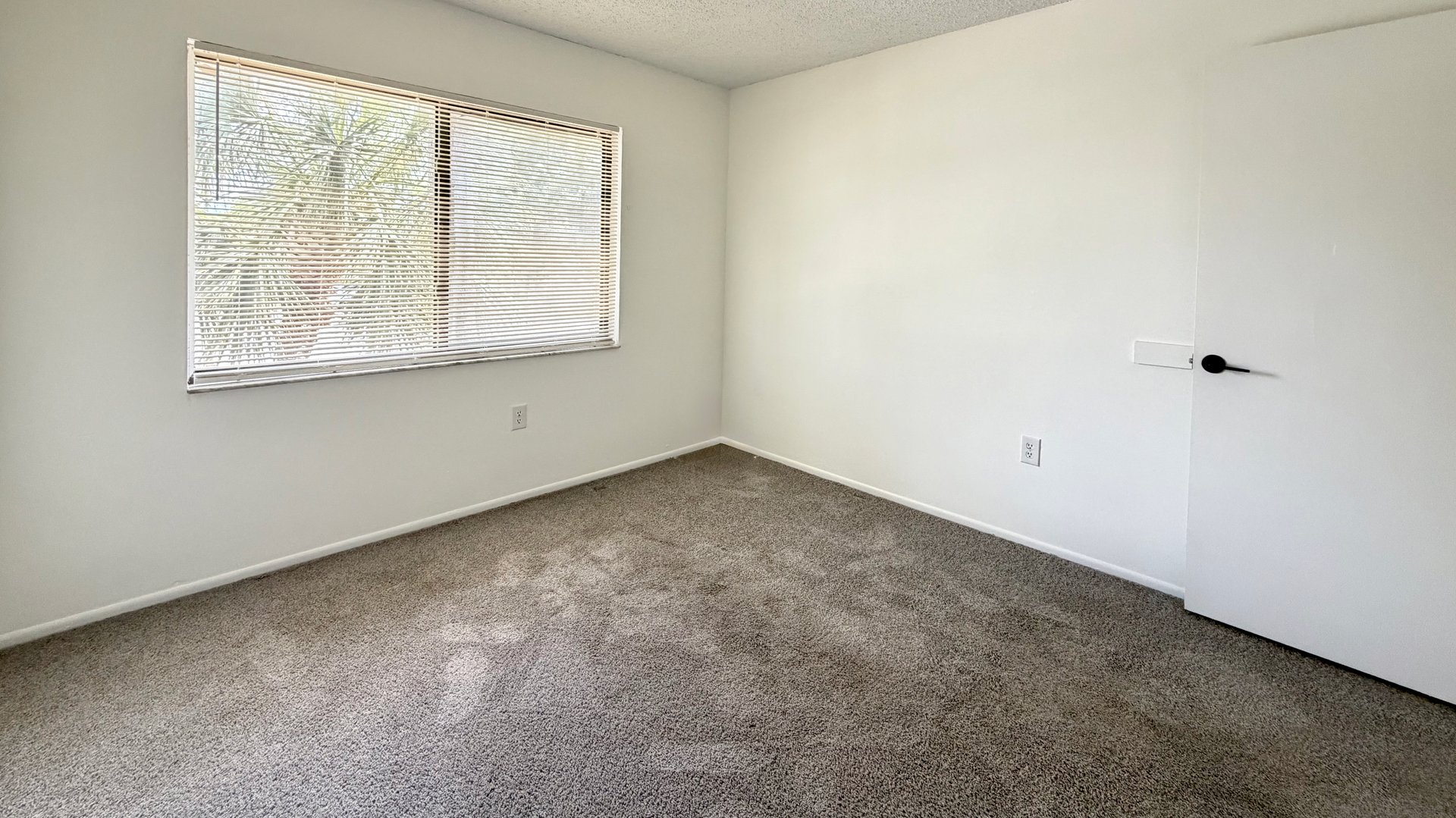 Lake Baldwin Area 2-Bedroom Townhouse for Lease