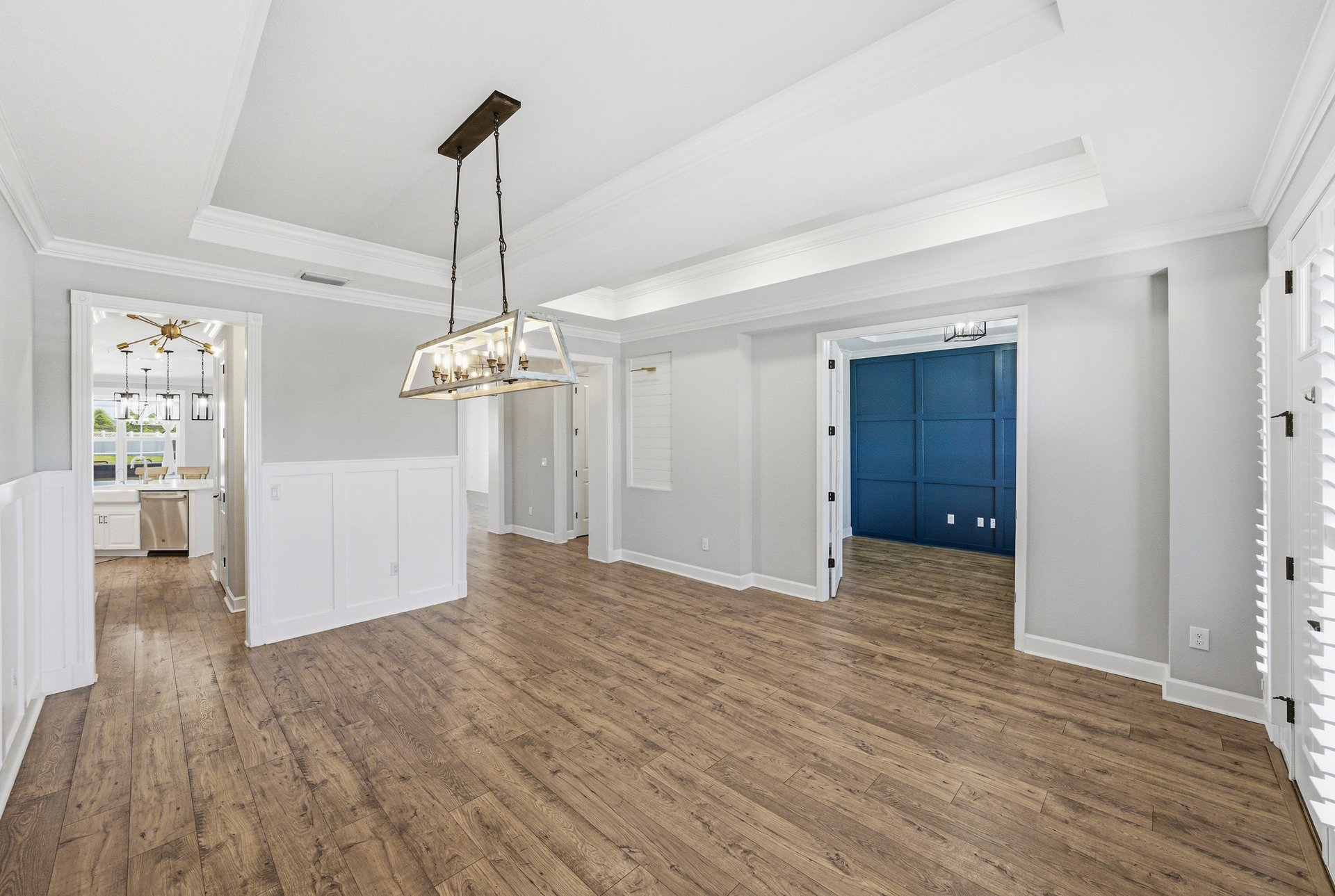 6883 BRADBURY CIR