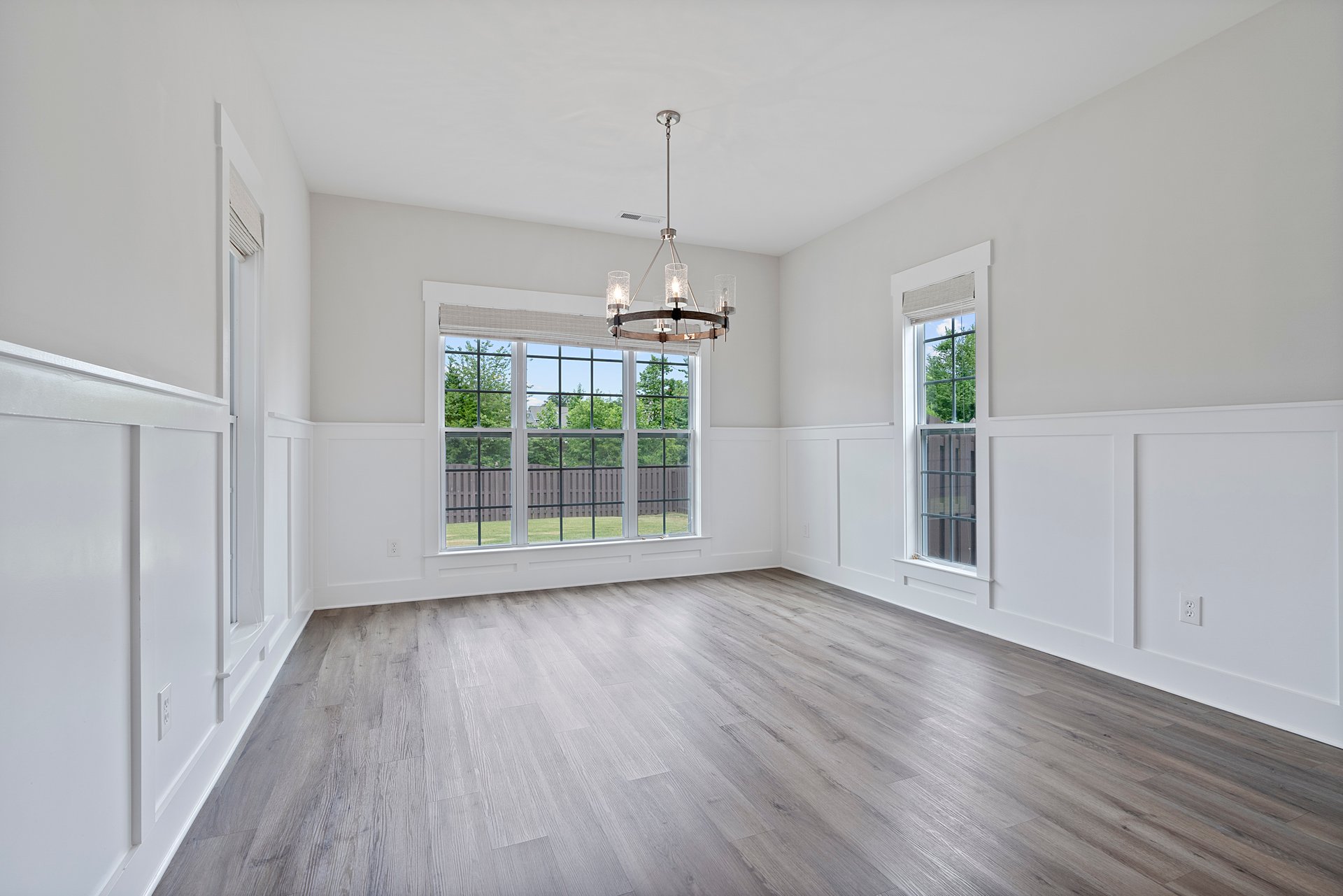 SPACE SPACE SPACE with a Luxury feel! Office AND Bonus Room!Office AND Bonus Room!