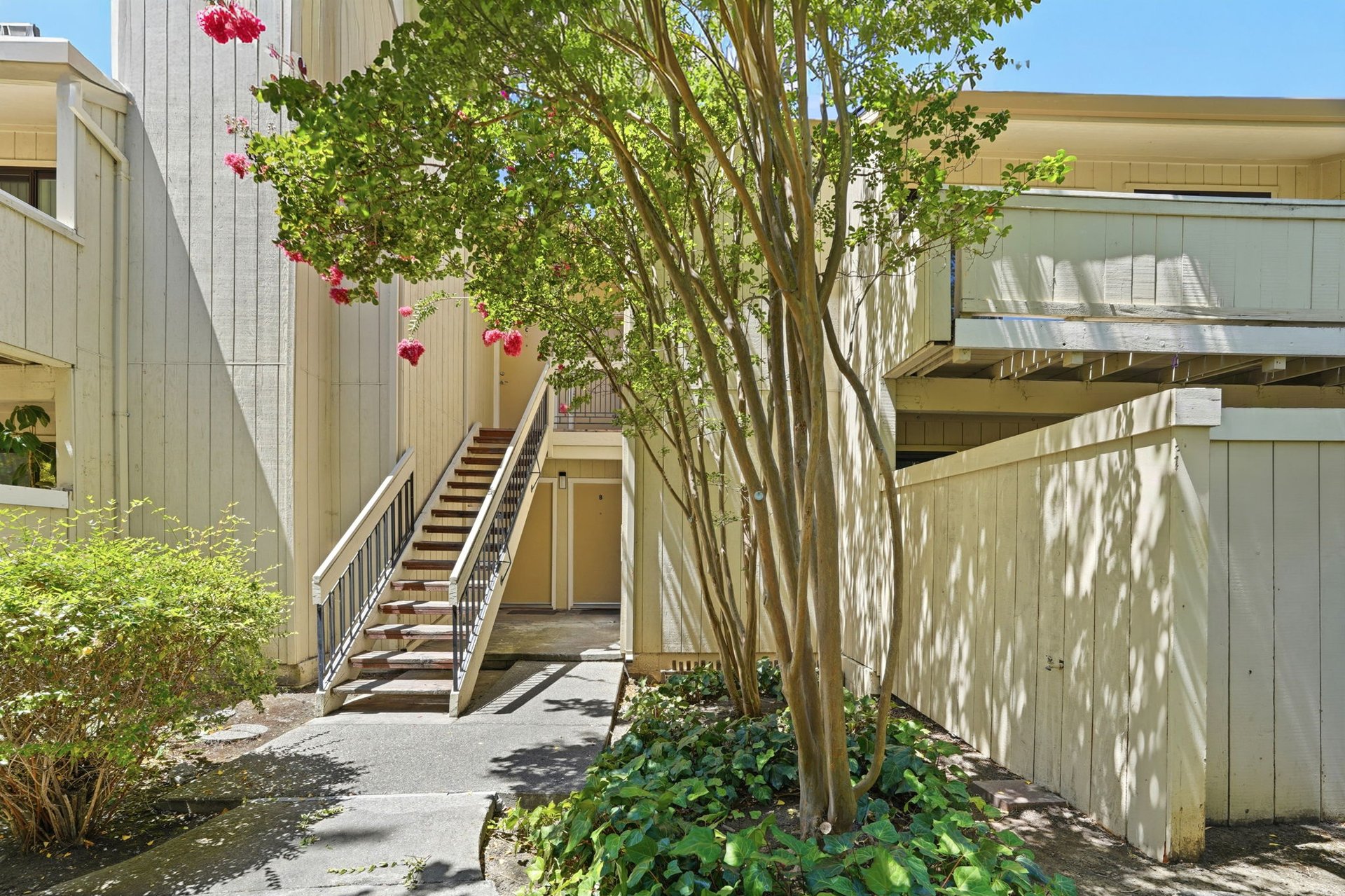 936 Kiely Boulevard, Unit B