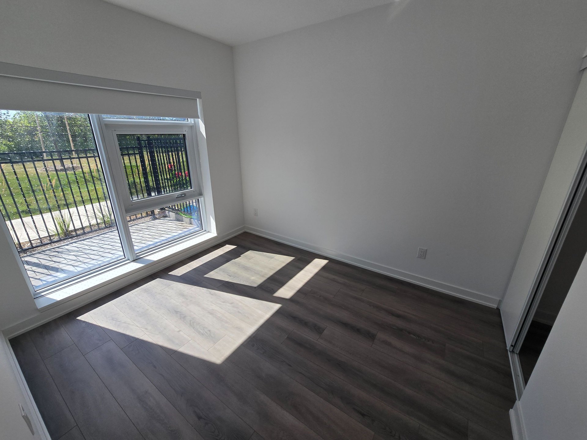 Bright Open-Concept Suite