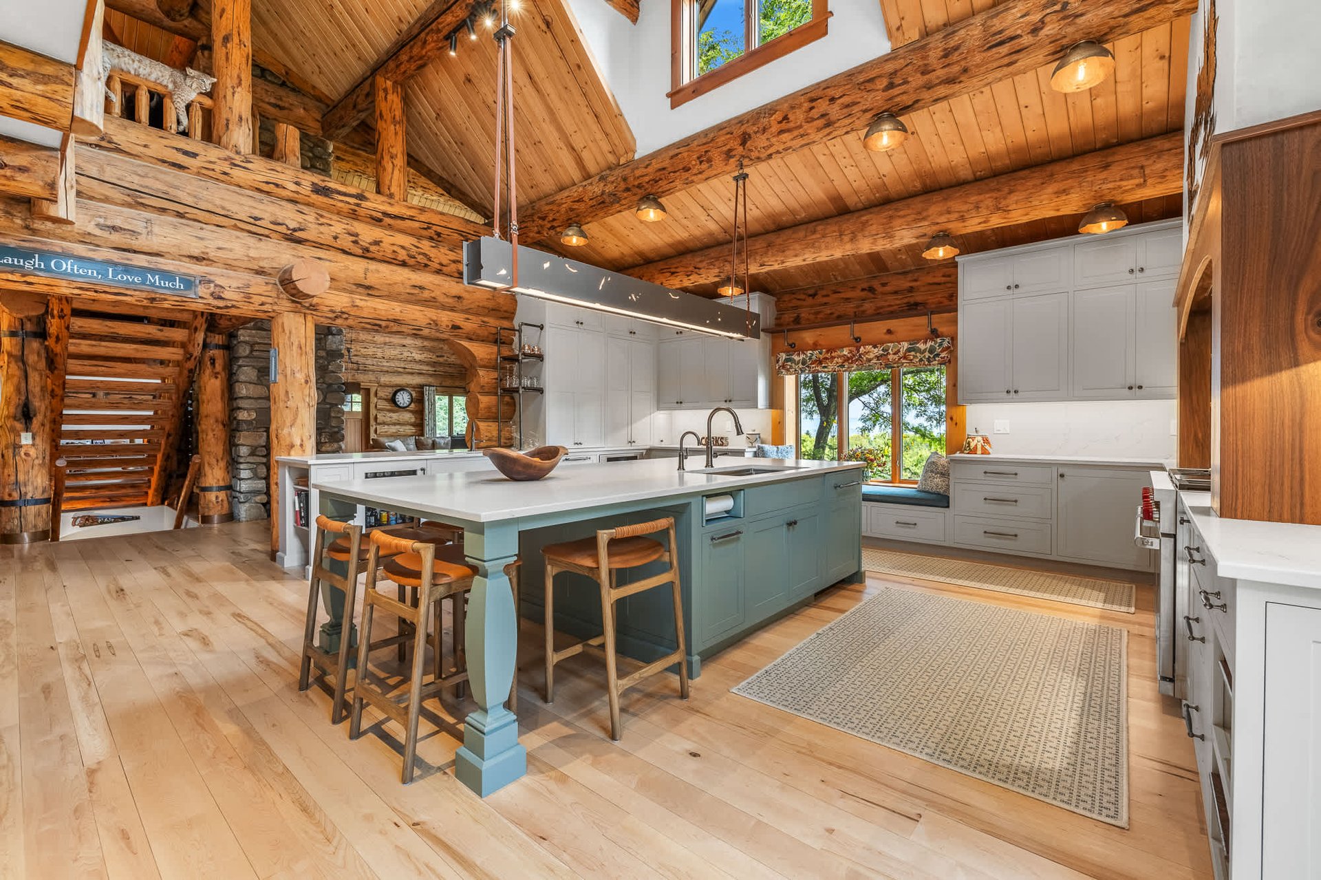 Exclusive Mountain Log Home - Monthly Rental Avail.