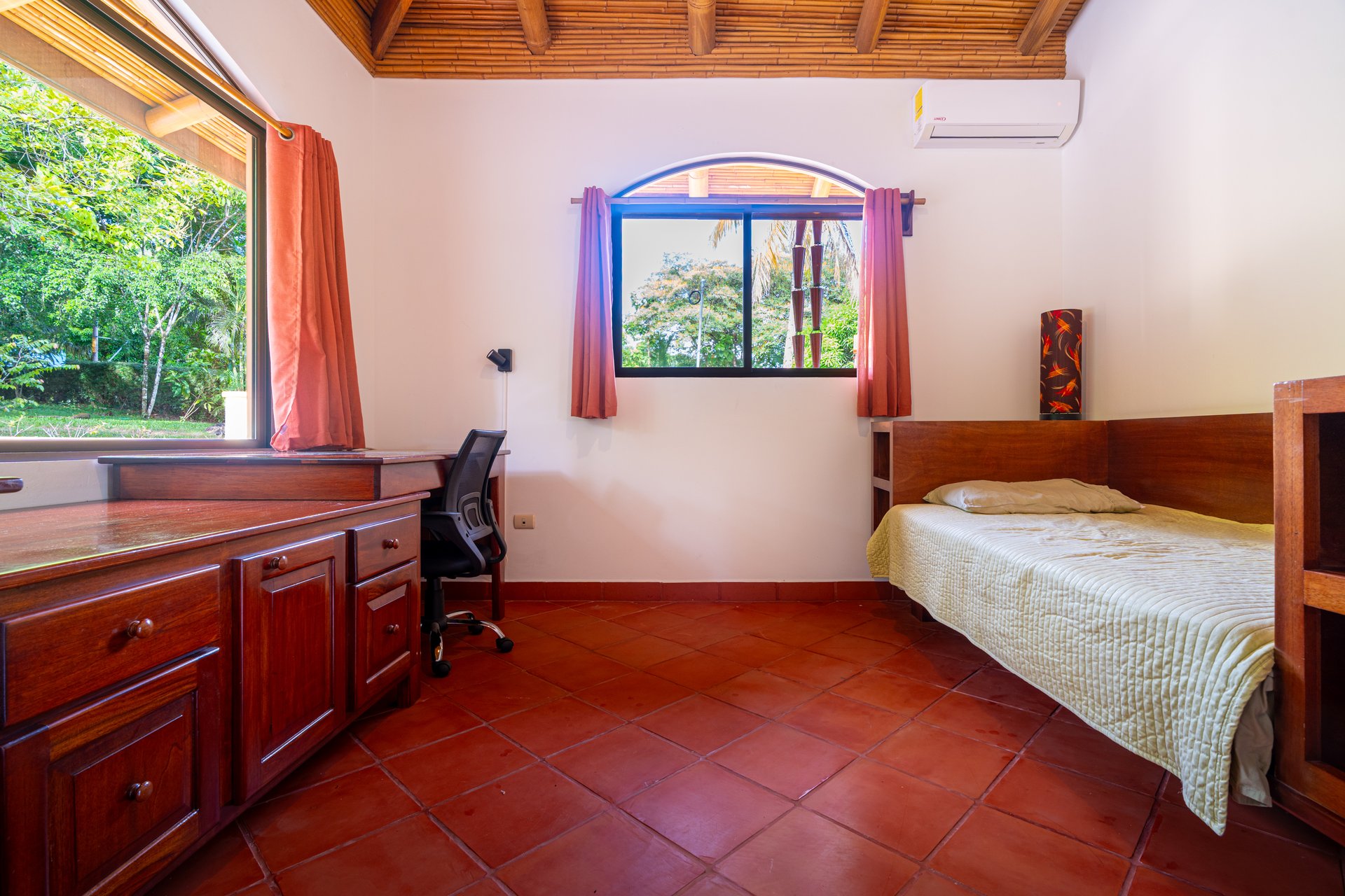 Classic Luxury at Casa Ceiba, Coastal Ocean View 4 Bedroom Home Near Uvita