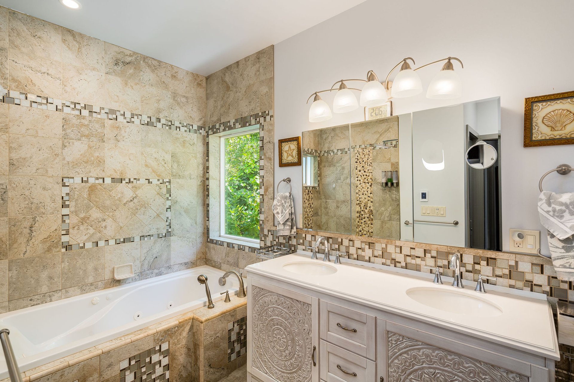 3037 Foothill Blvd