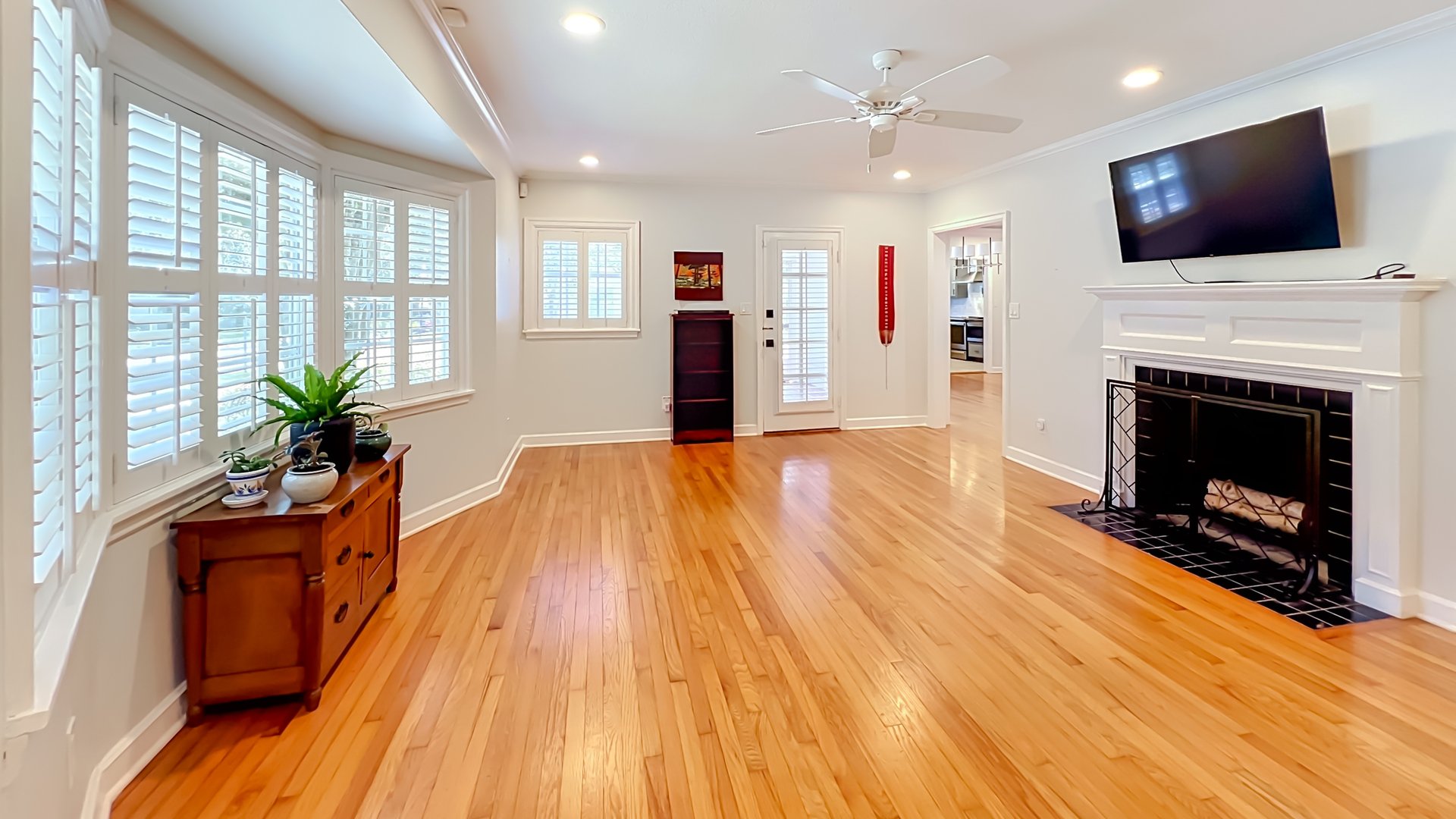 Three-Bedroom Two-Bathroom Bungalow in Orlando's Beverly Shores
