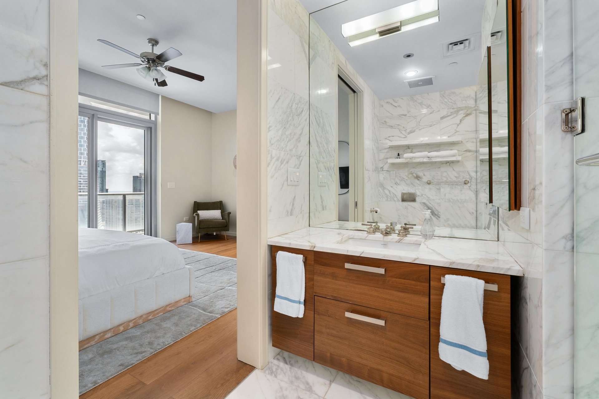 200 Congress Avenue #37H