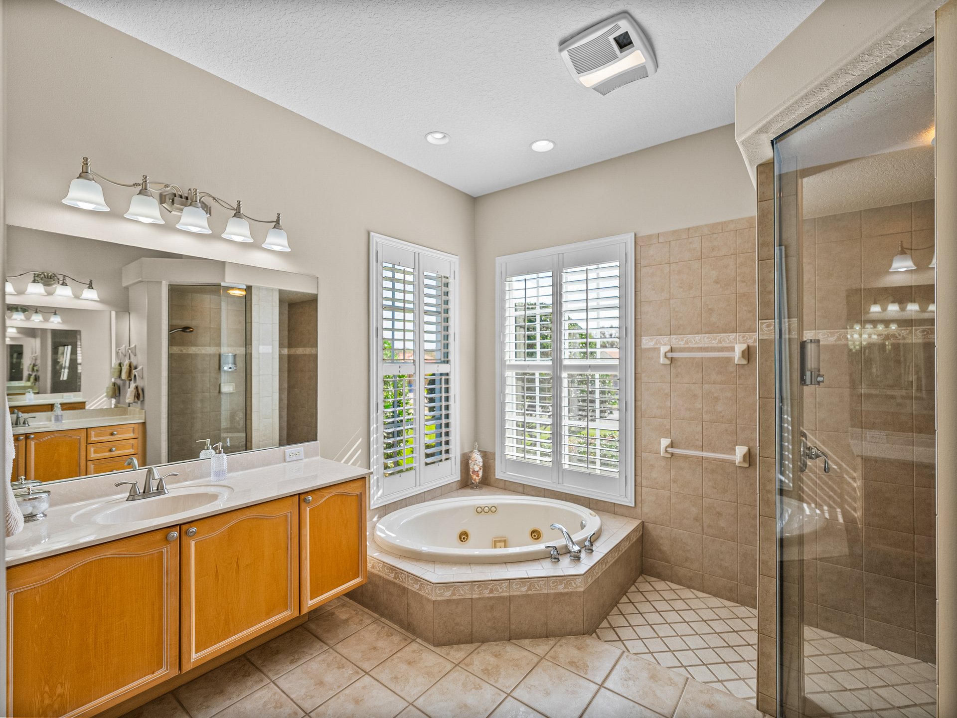 12733 GRAND TRAVERSE DR