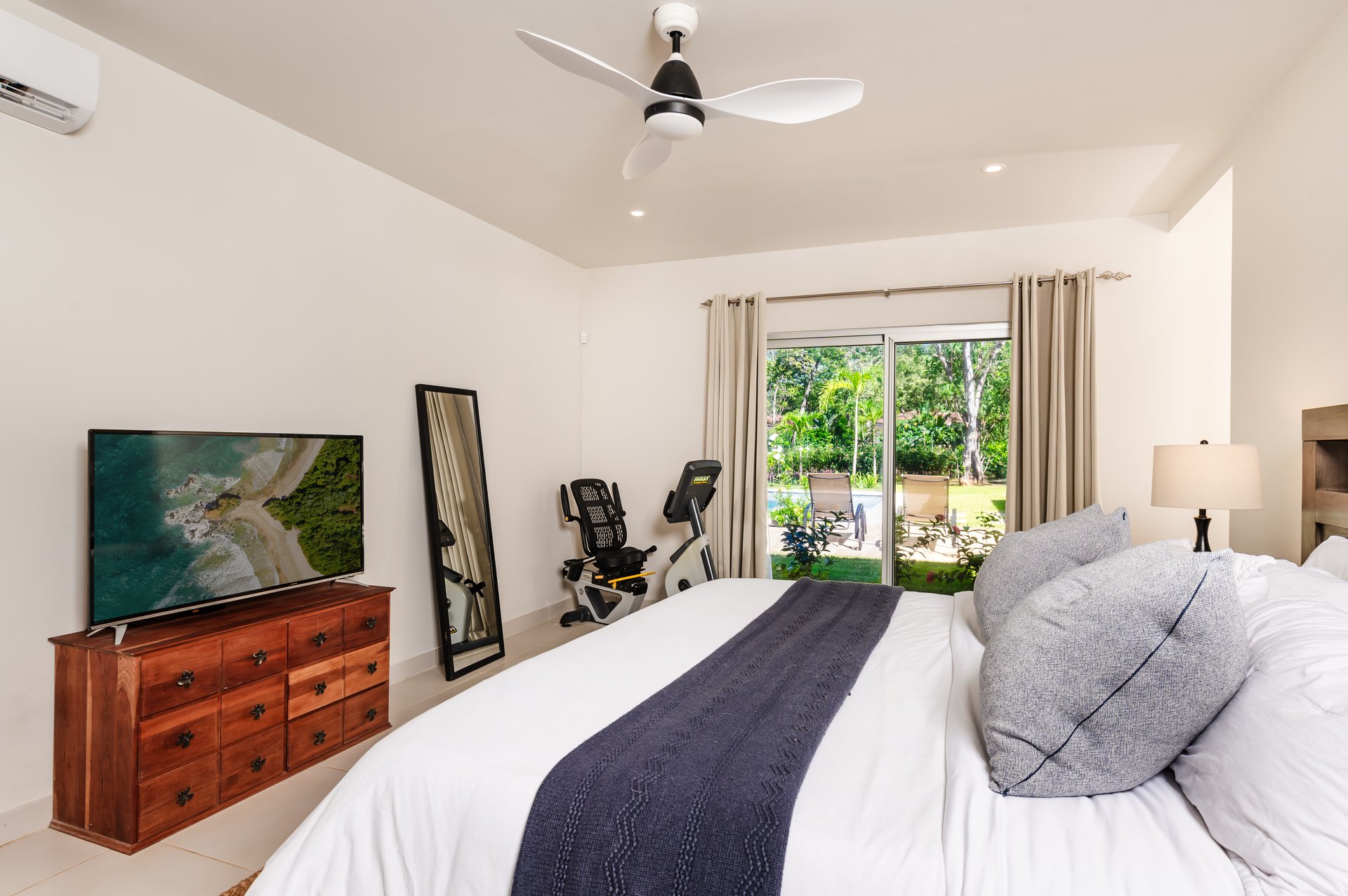 Casa Siempre Sabado | Walk to the beach luxury home in Playa Brasilito