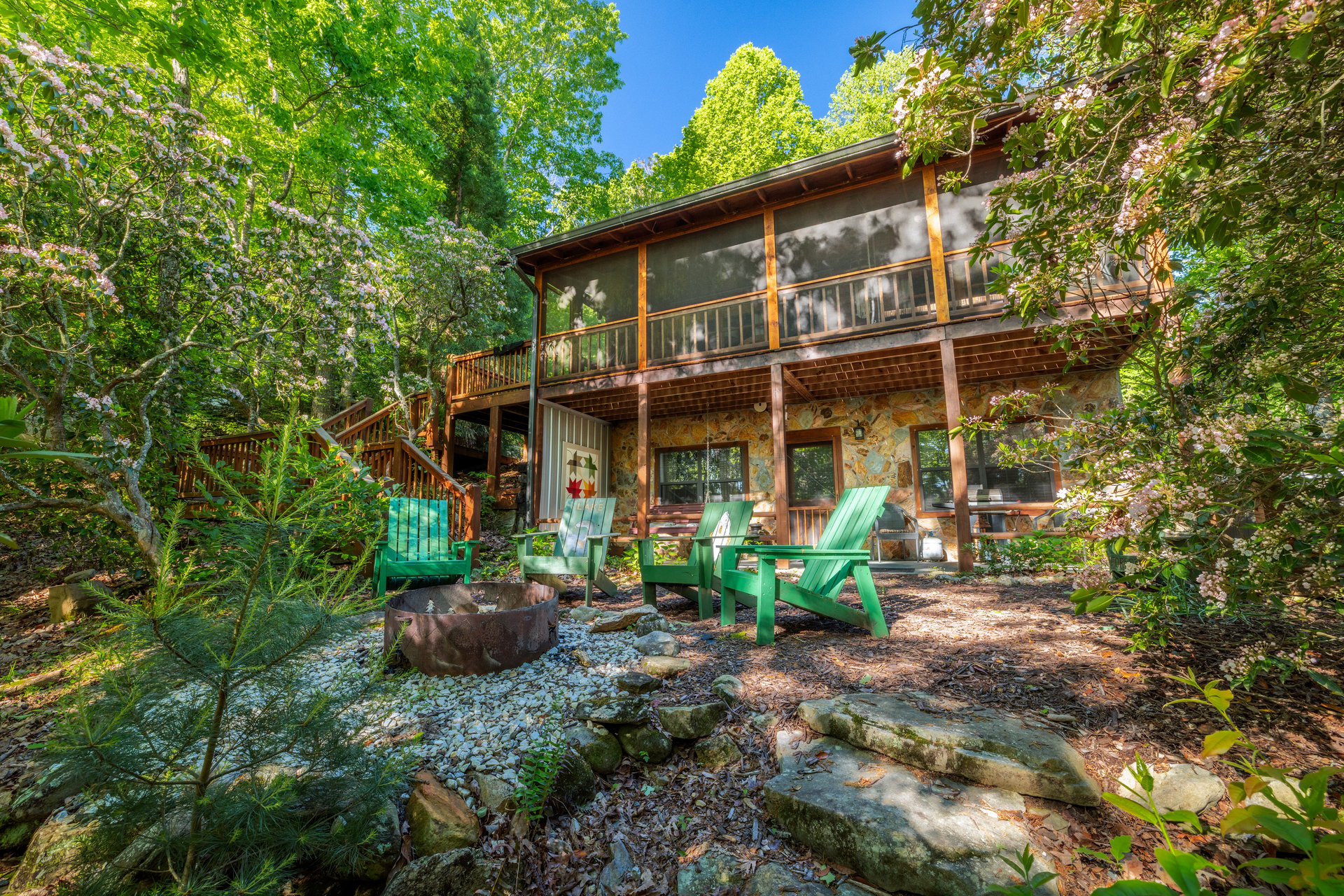 90 Holloway Circle, Blue Ridge, GA 30513
