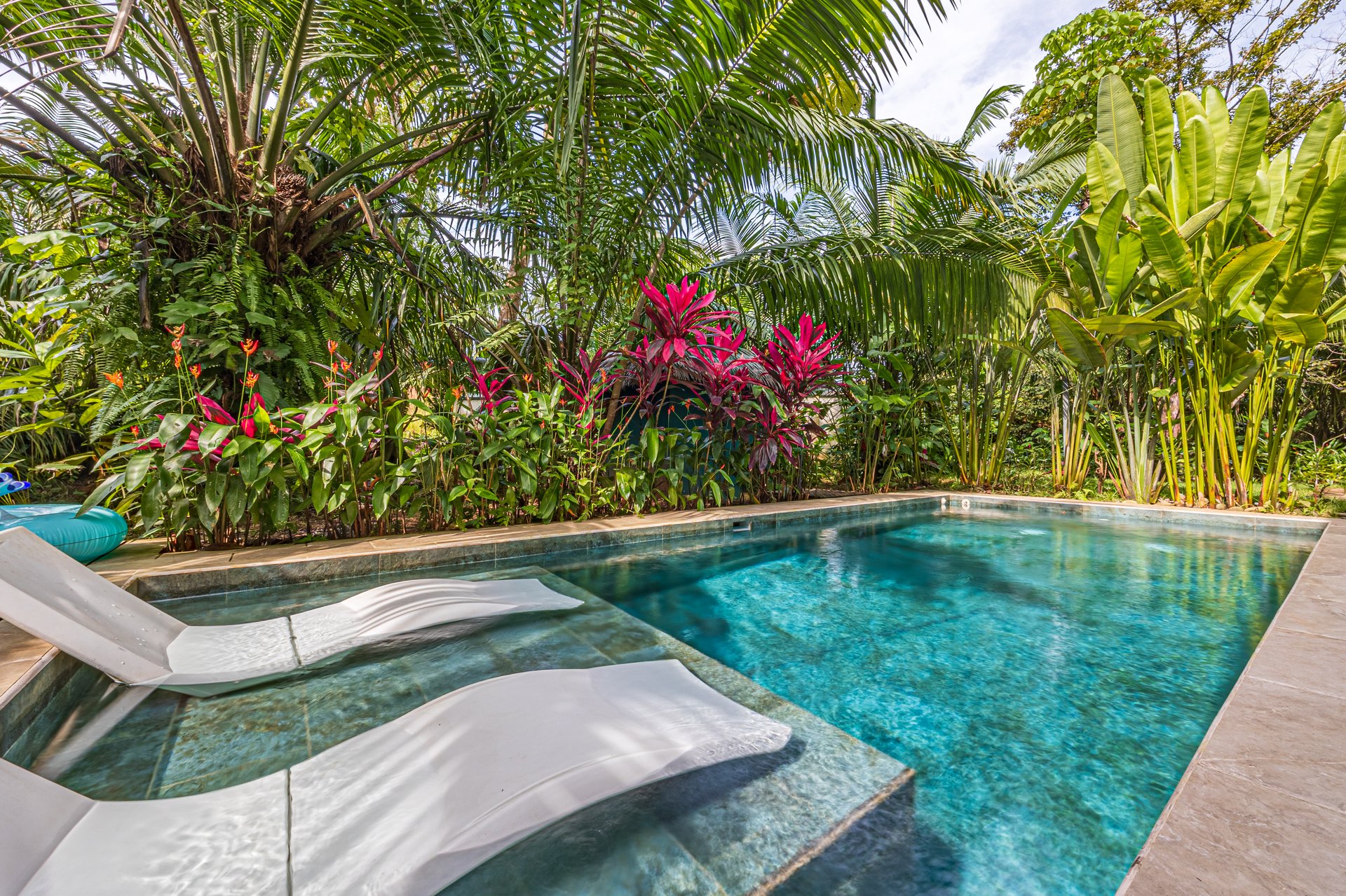 CASA PALMA VERDE – 3 Bedroom & 3 Bathroom Home with Bathtub, Big Pool and Extra Building Site – 0.72 Acres