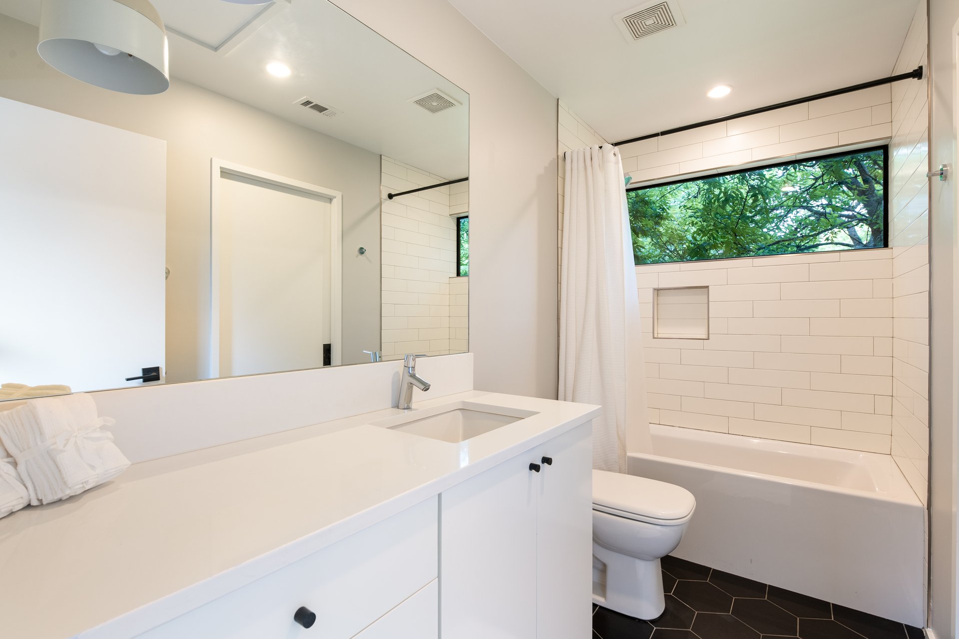404 W Milton