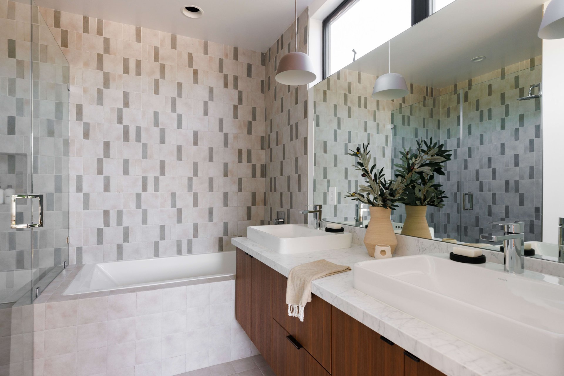 A Chic and Private New Construction in Silver Lake