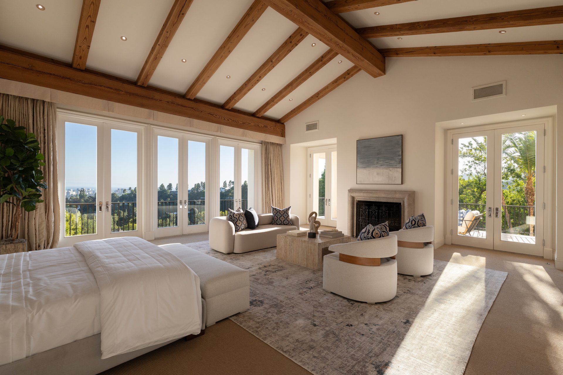 1672 Waynecrest Dr, Beverly Hills