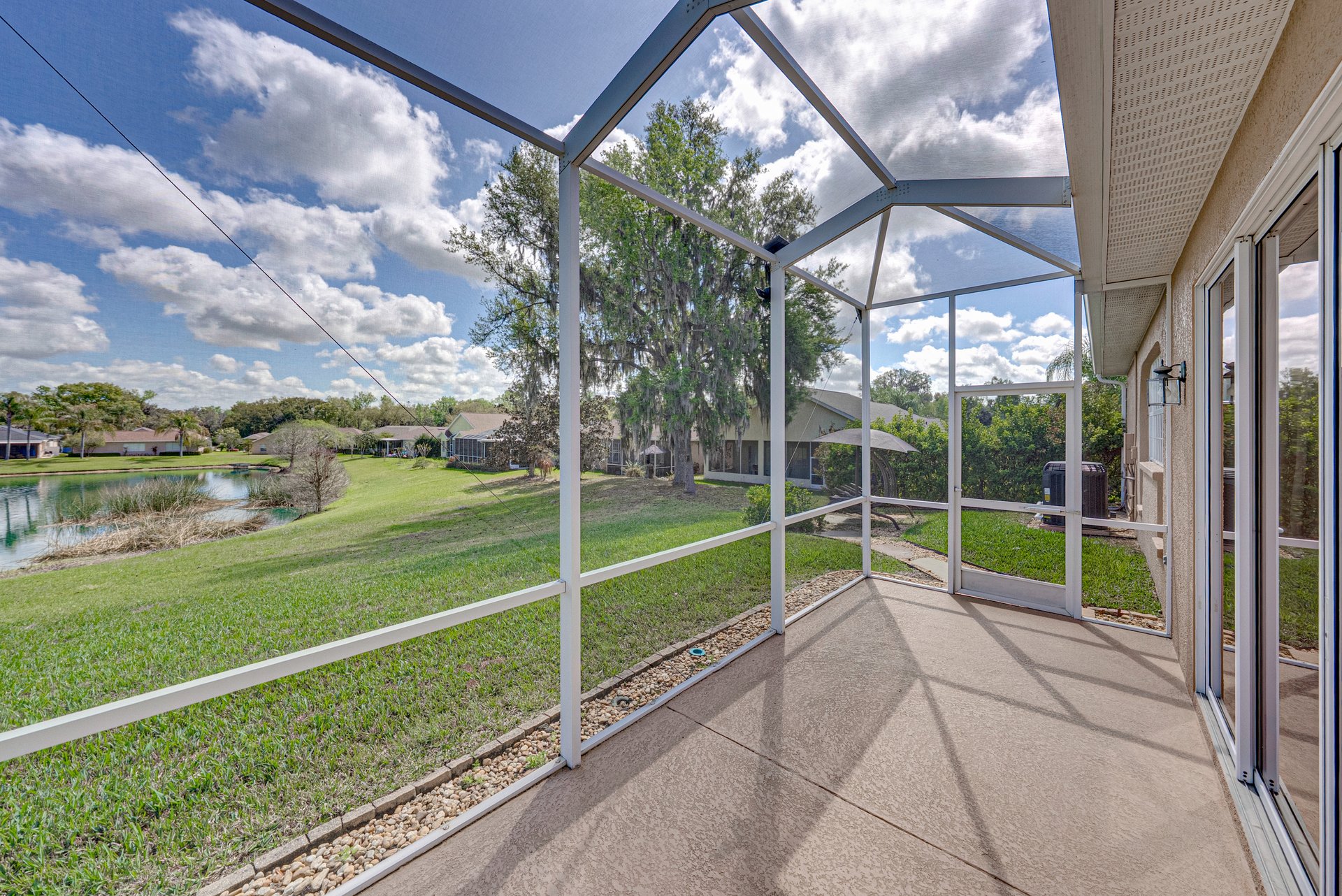12231 WOODLANDS CIR