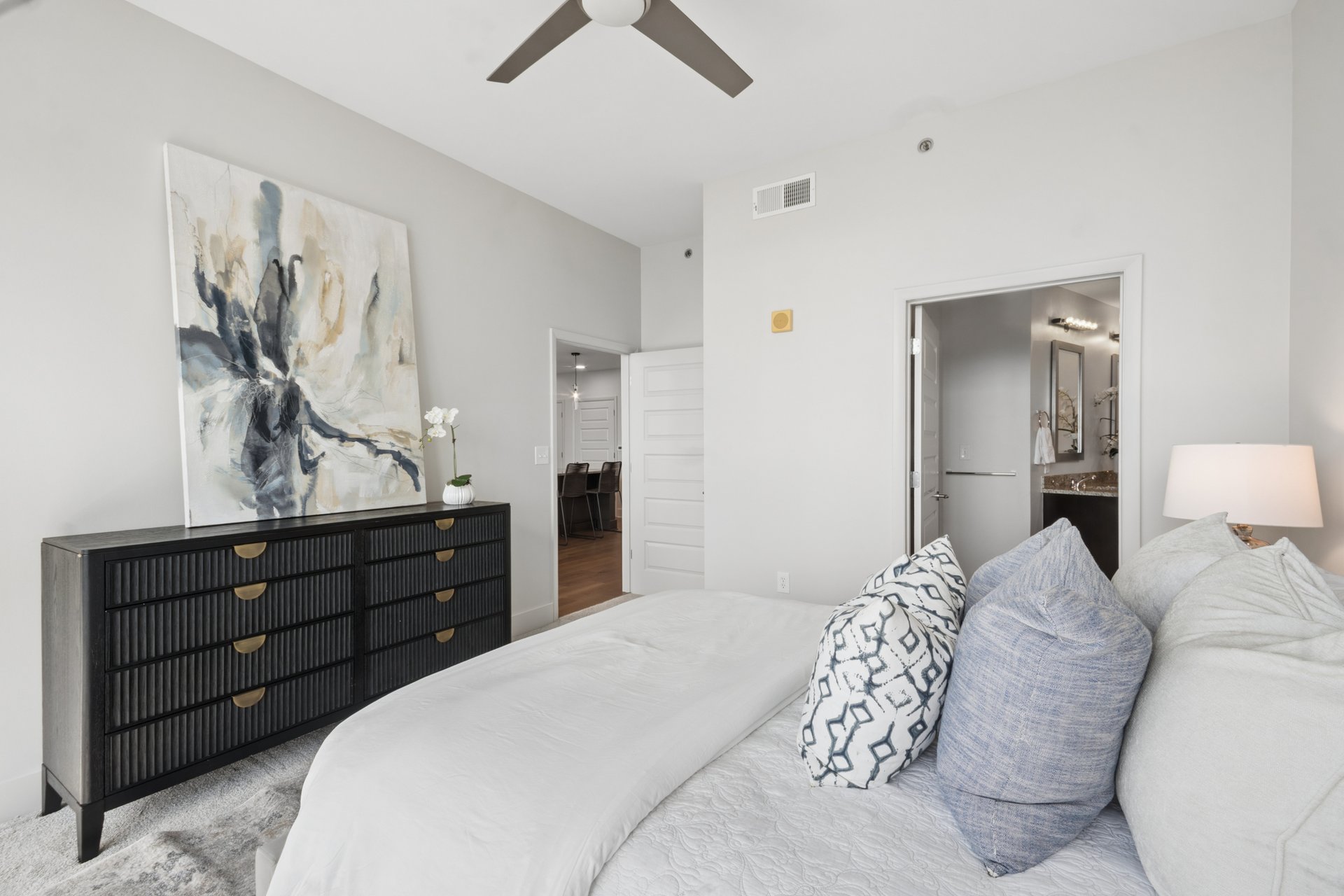 1080 Peachtree Street NE Unit 3215