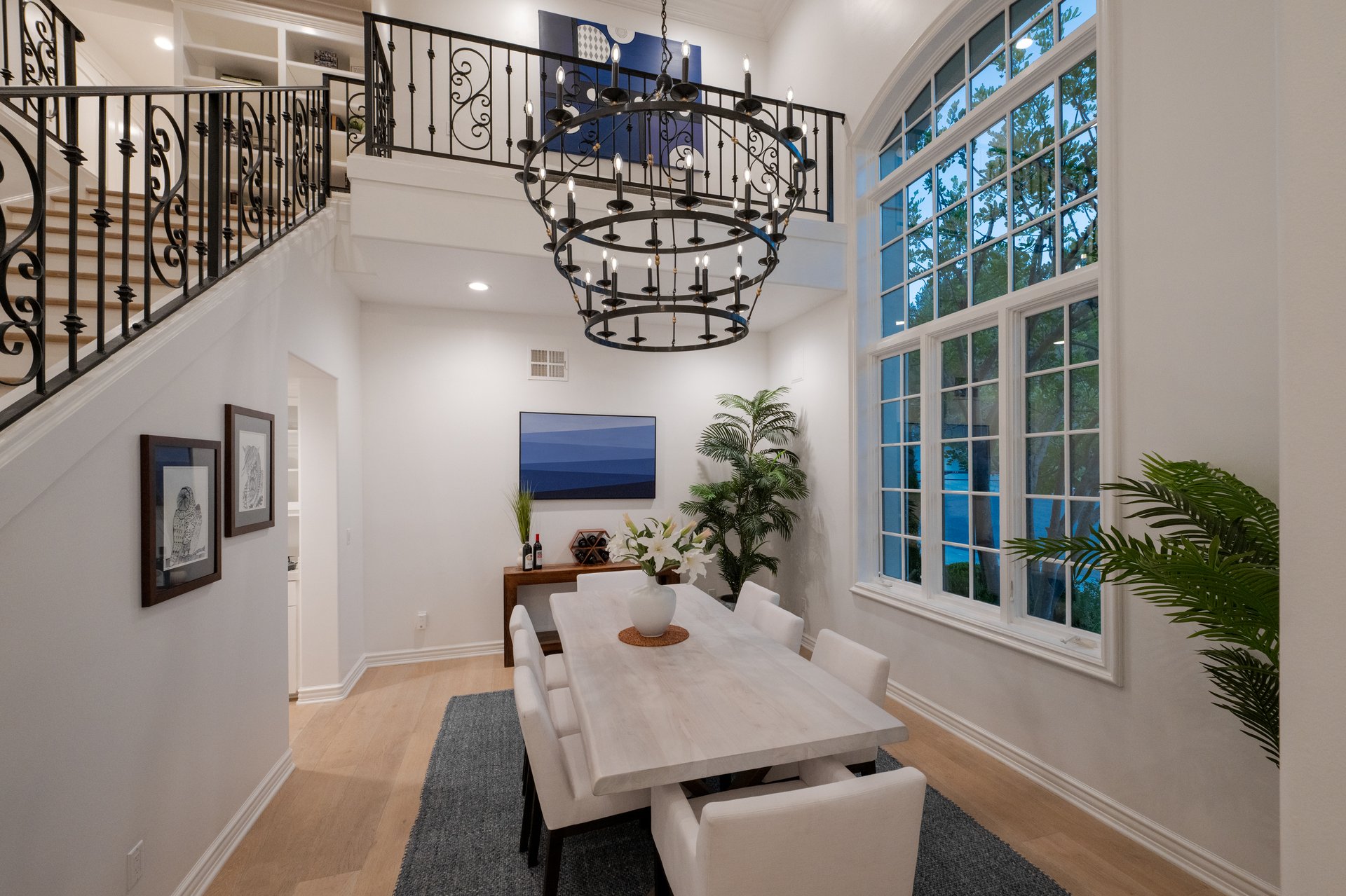 3686 Benedict Canyon Ln, Sherman Oaks 