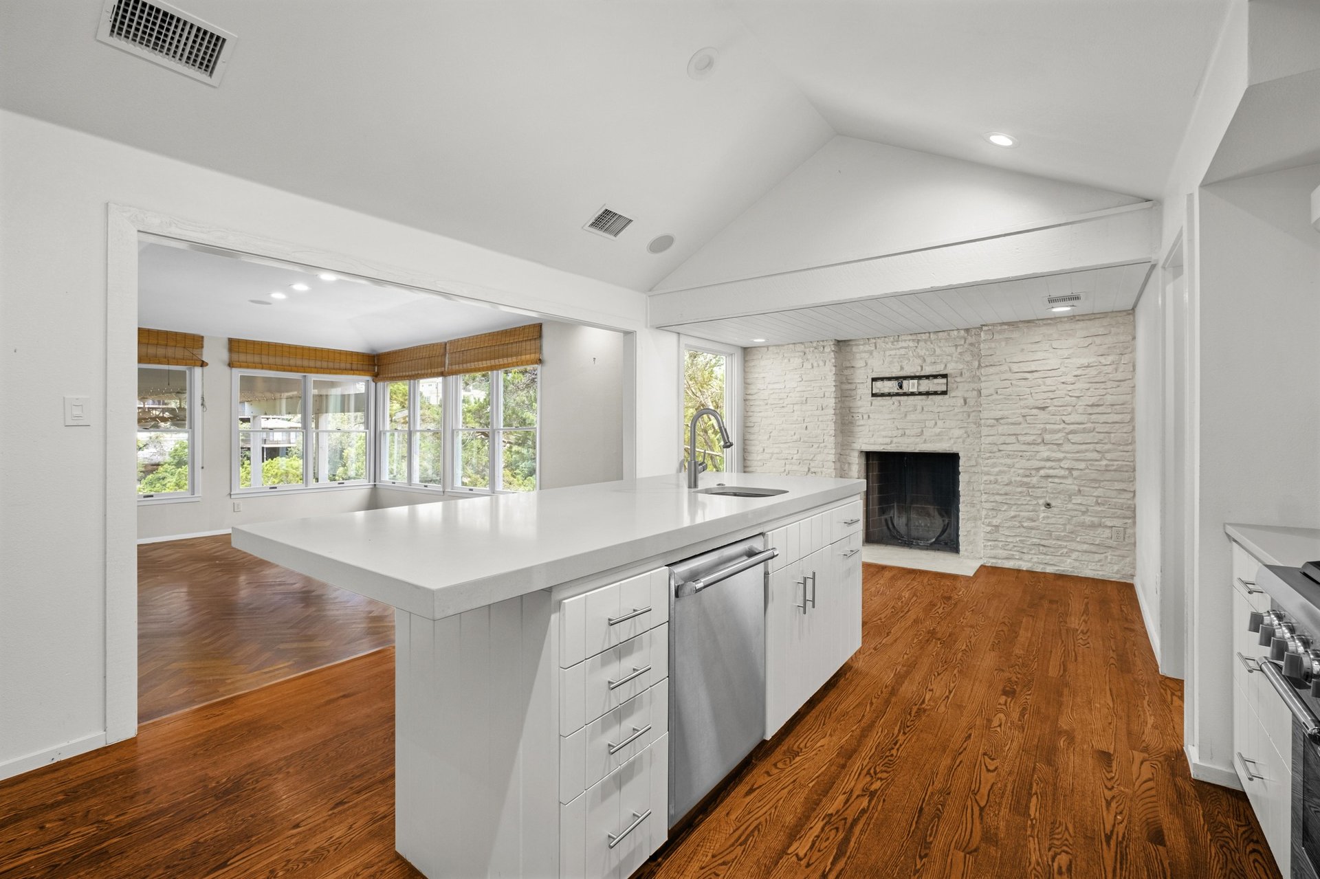 718 Bermuda Street