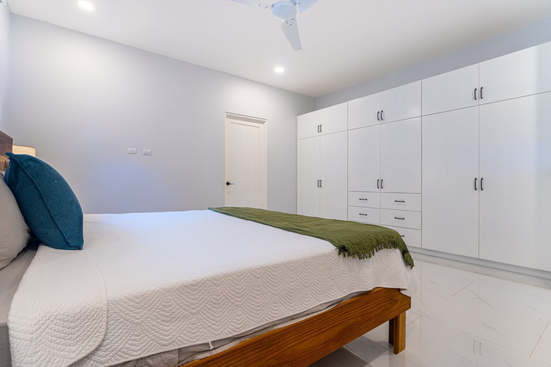 FIRE SALE!!!!! Immaculate New Build with Modern Design & Premium Features