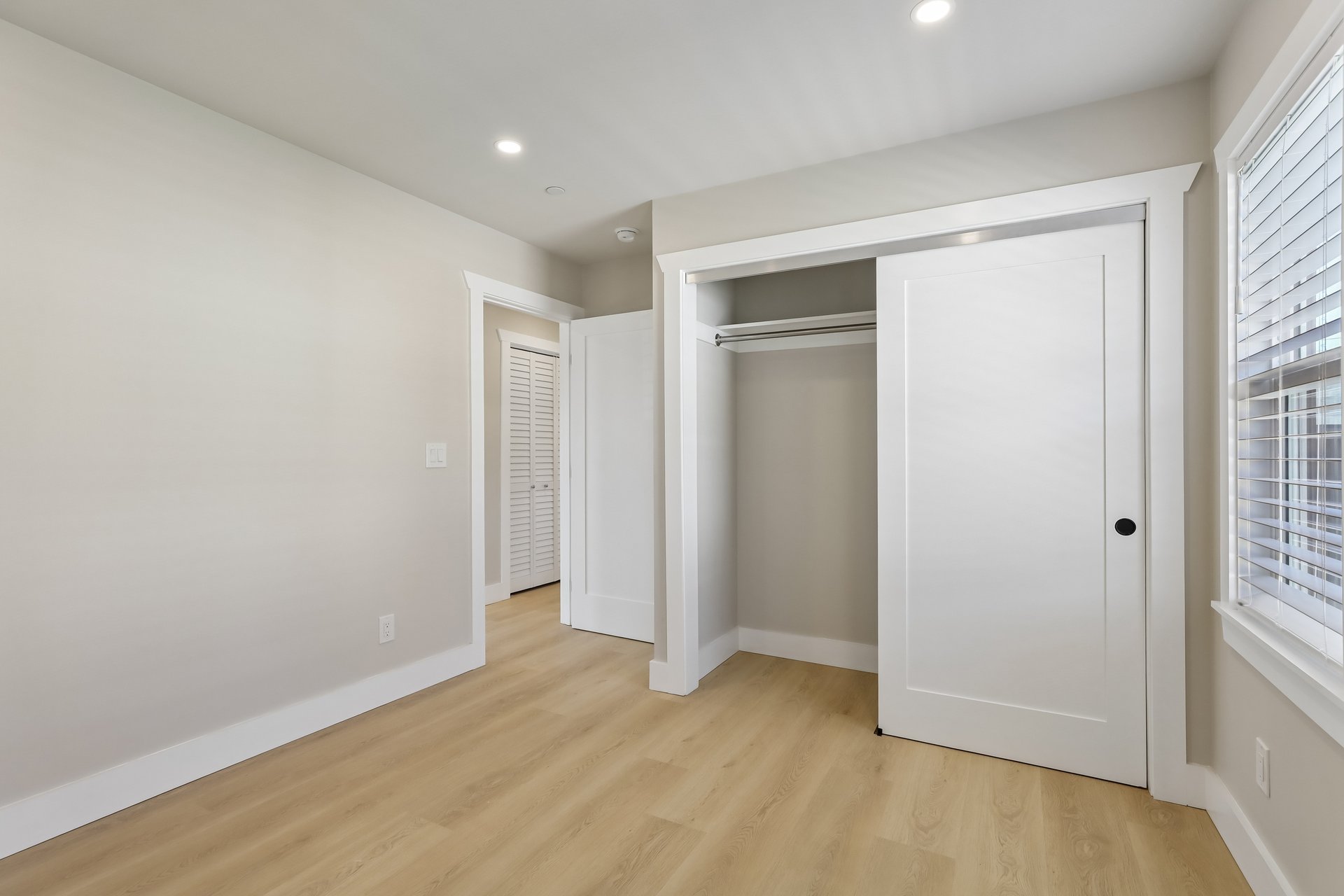 19 E Pine Street