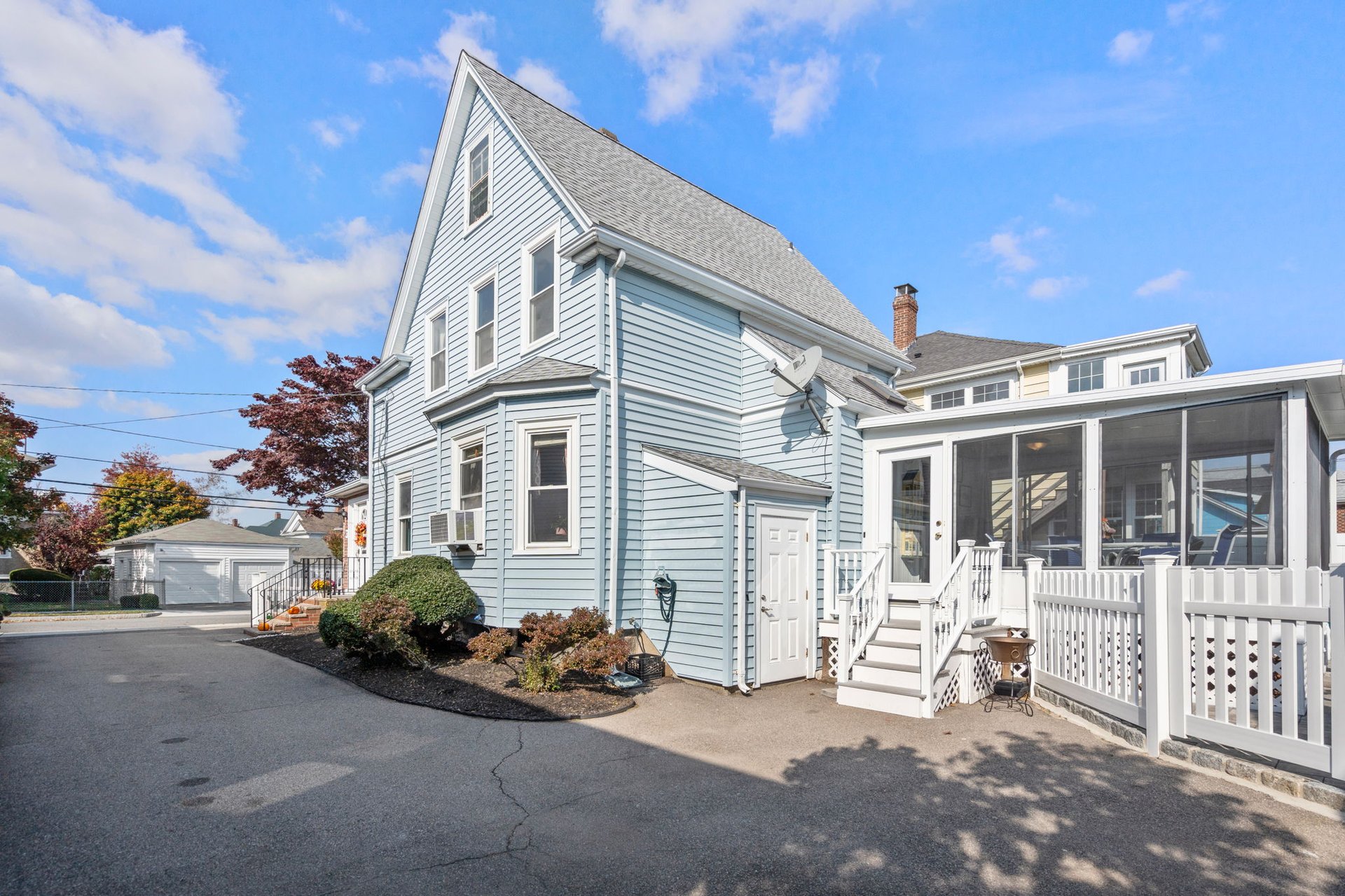 87 Waterston Ave