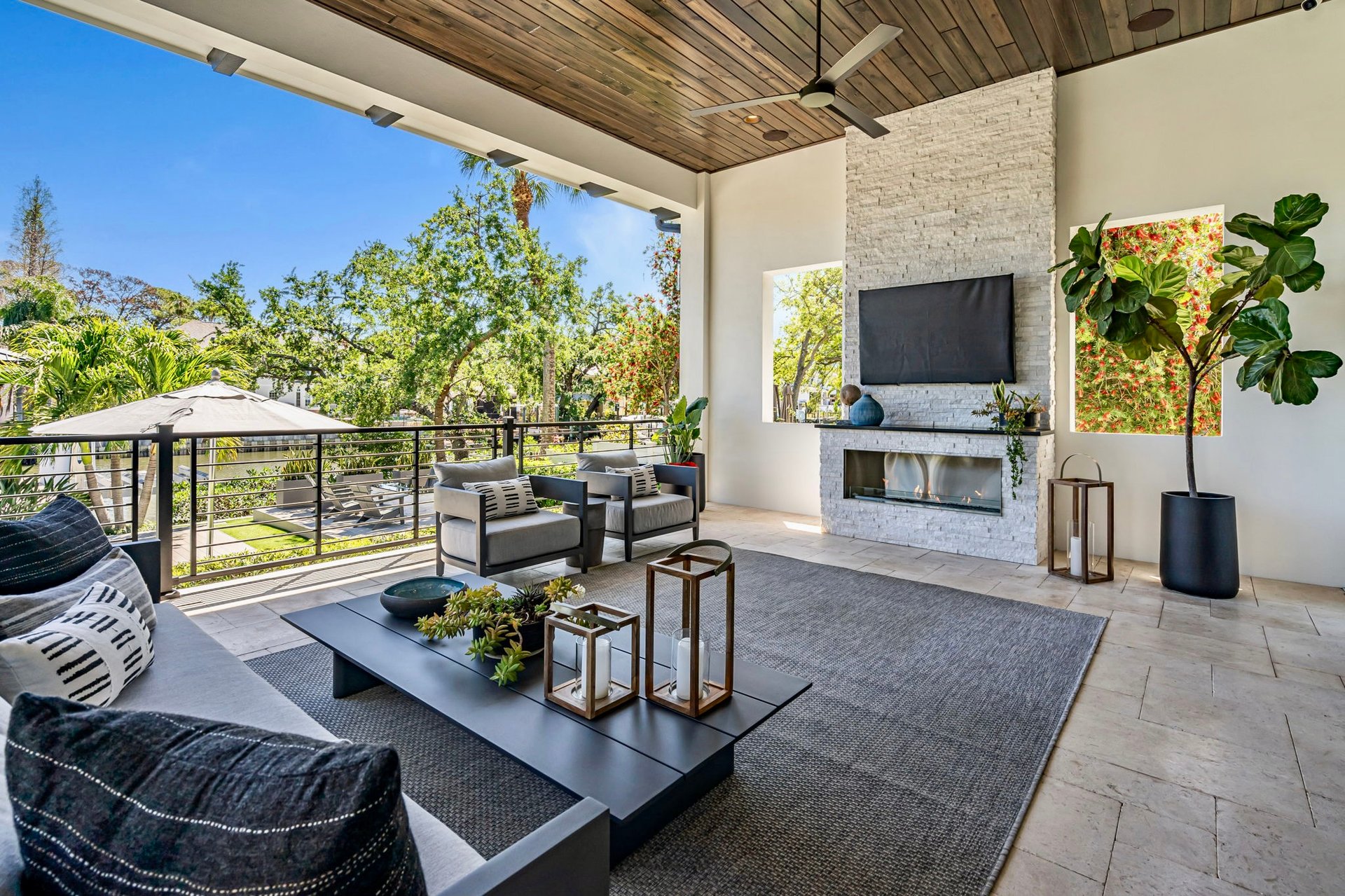 Waterfront Luxury in Beach Park