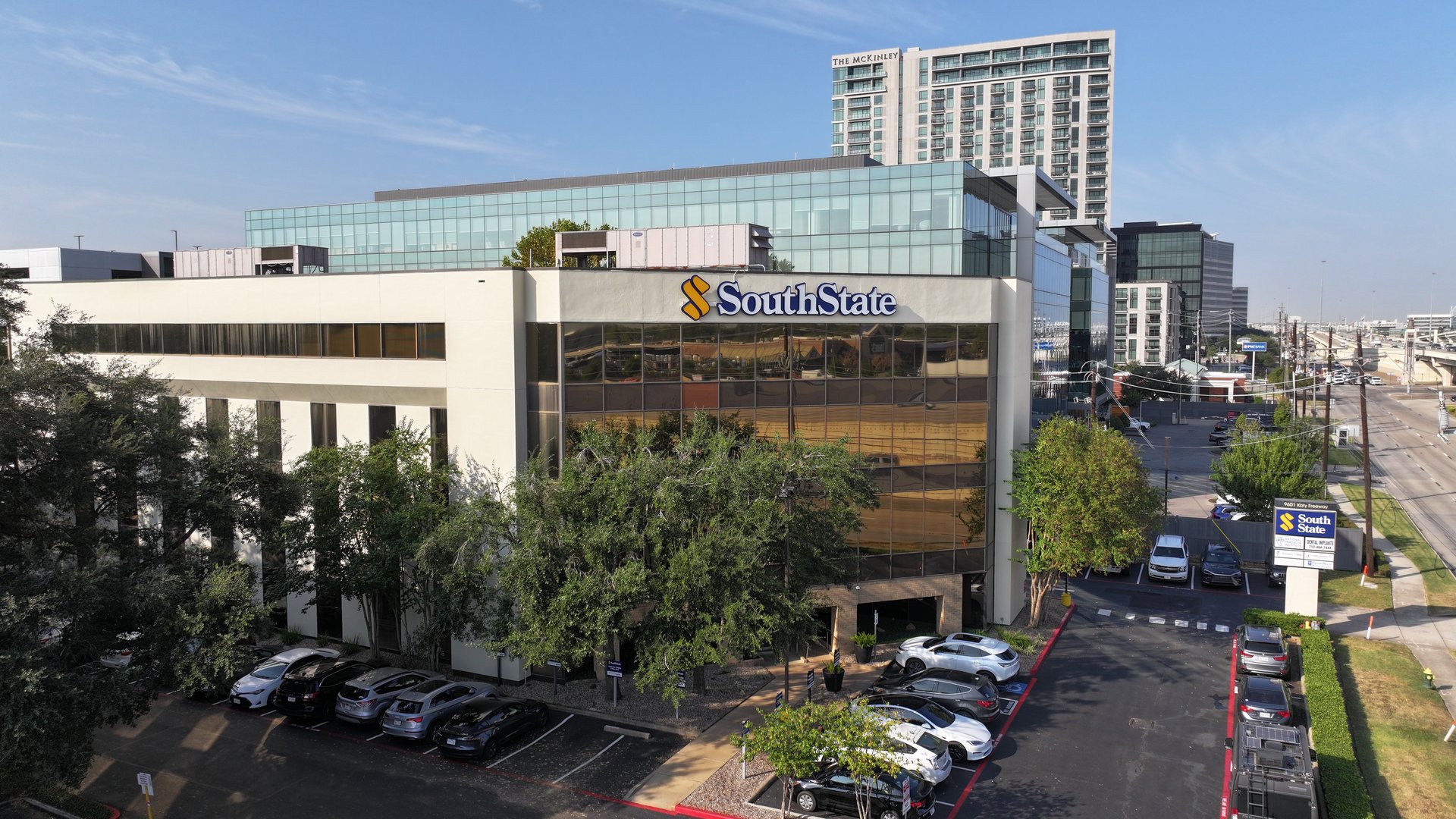 Hedwig Plaza - 9601 Katy Freeway