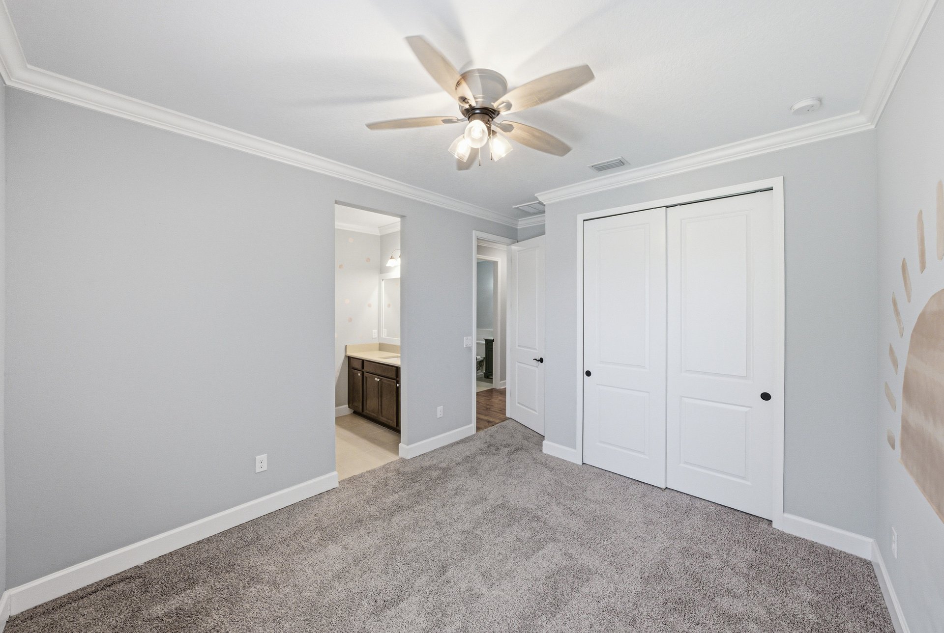 6883 BRADBURY CIR