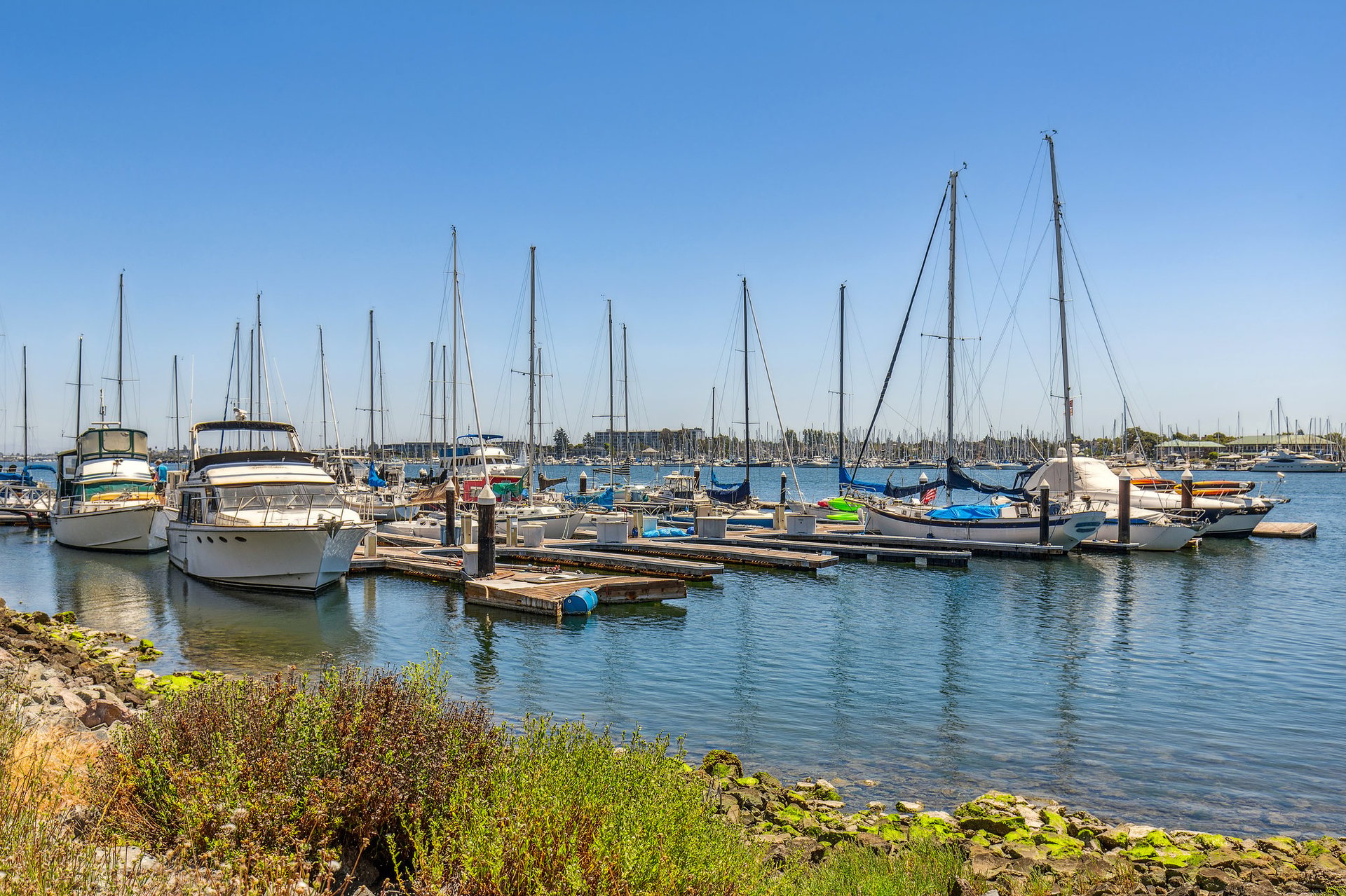 7 Embarcadero West #207