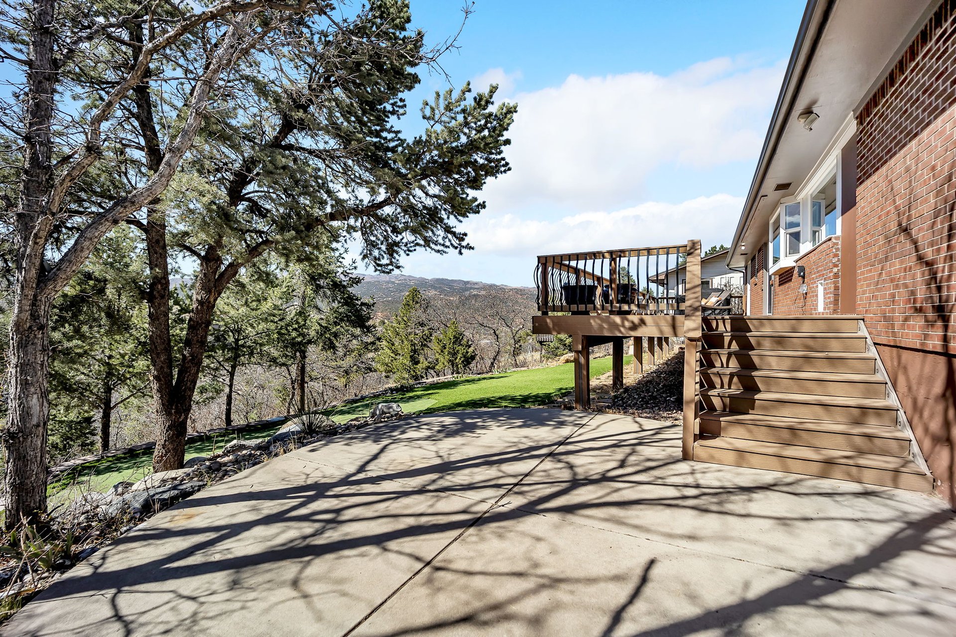 214 Crystal Hills Boulevard