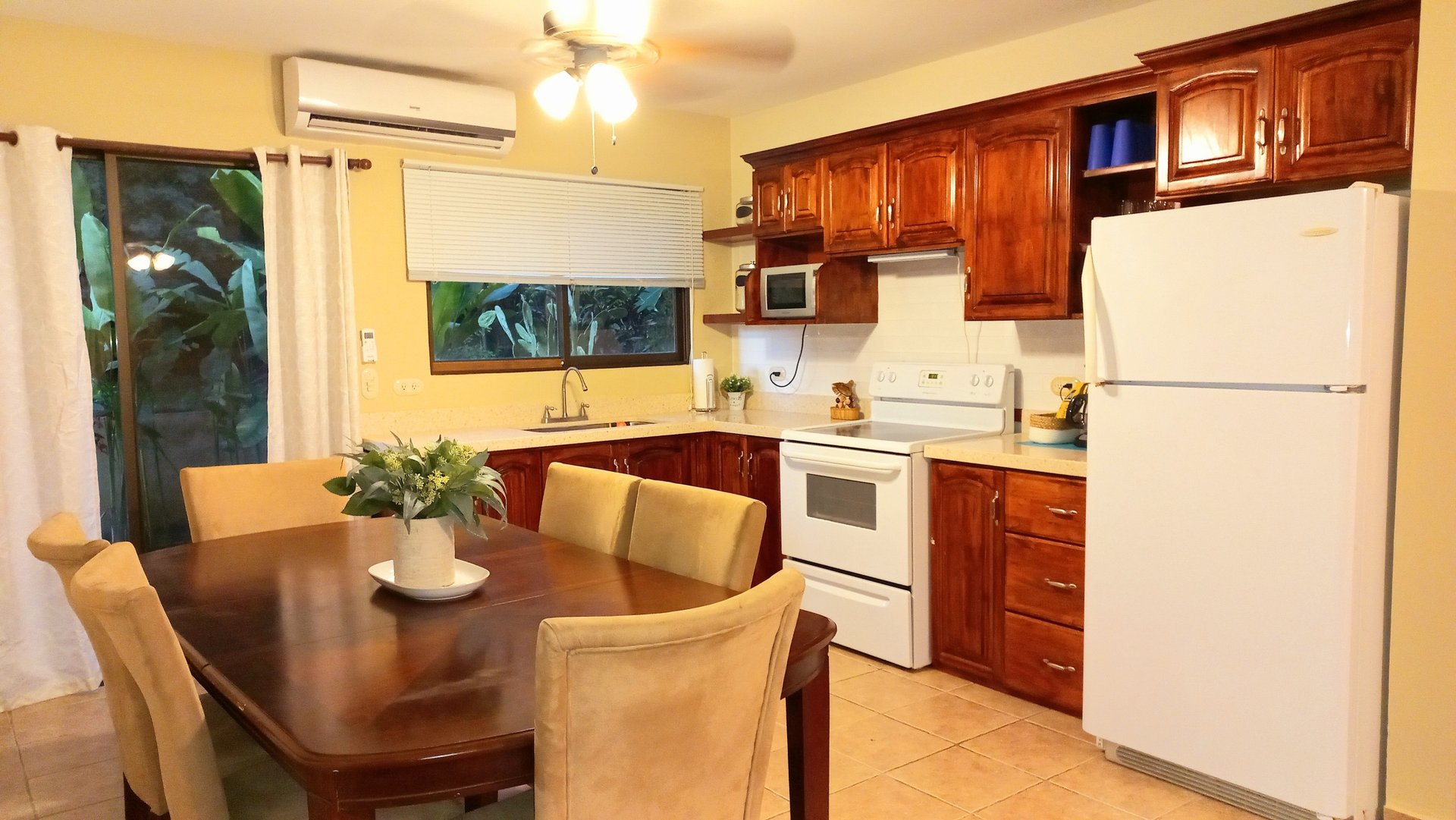 Marine Sunset #5 | Spacious Fully Furnished 2-Bedroom Condo in Las Palmas, Playas del Coco